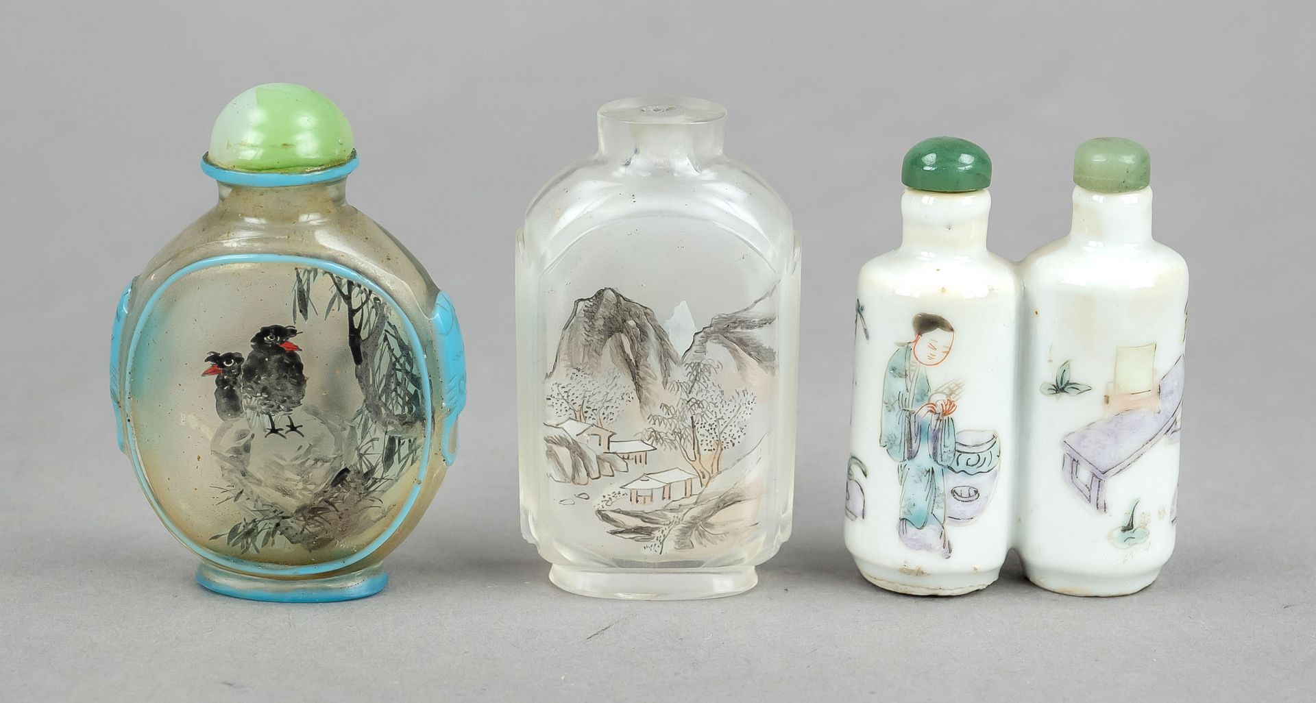 3 Snuffbottles ''Palace ladies and eccentric pair of birds'', China, 19th/20th c., porcelain - Image 2 of 2