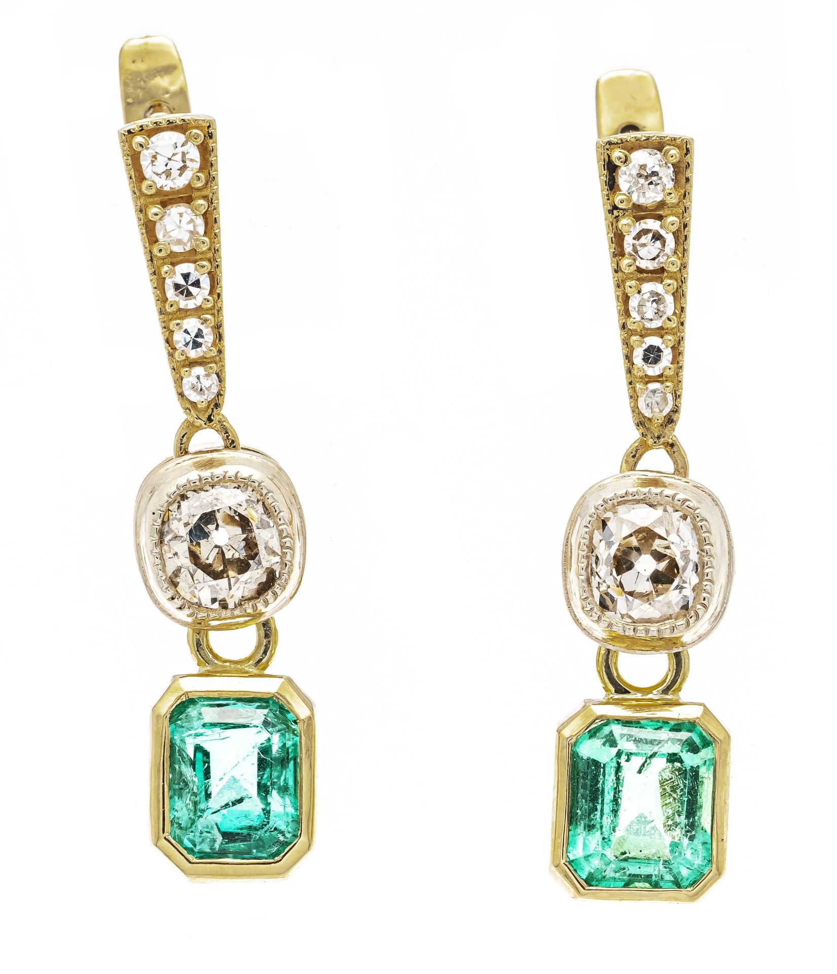 Emerald diamond earring in GG/WG 585/000 unstamped, tested, with 2 excellent emerald cut faceted