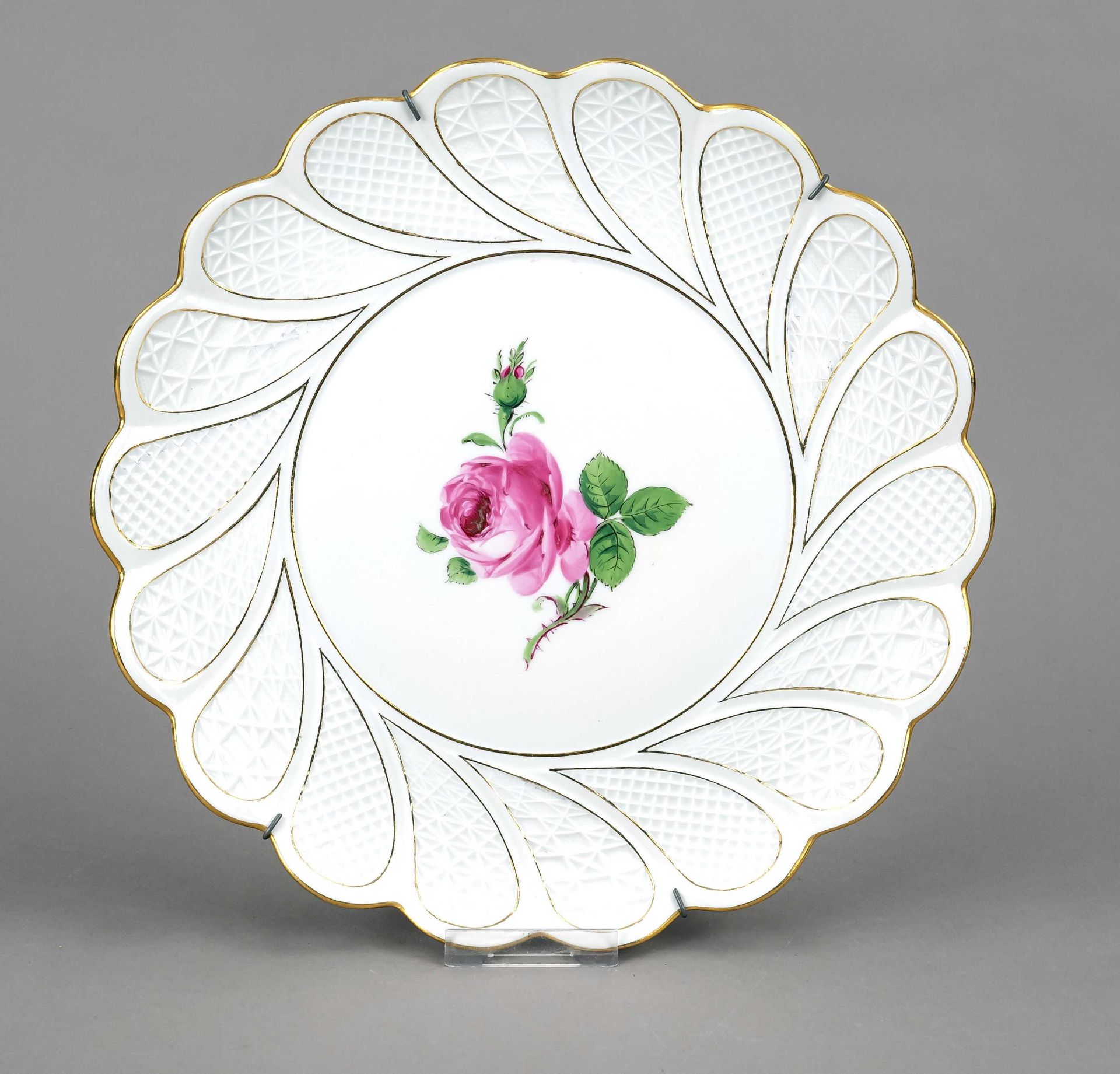 Showpiece plate, Meissen, 20th century, 2nd choice, fanned flag with geometrical relief