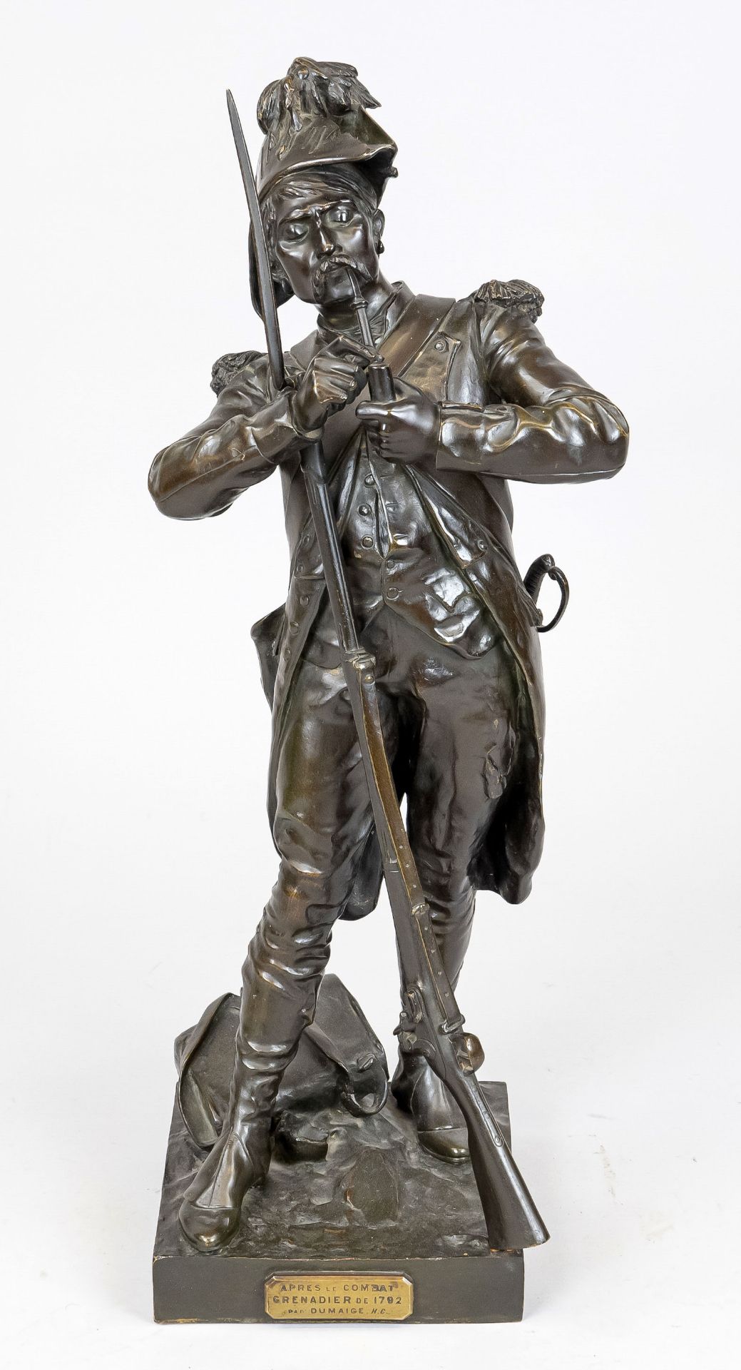 Henry Etienne Dumaige (1830-1888), ''Apres le Combat, Grenadier de 1792'', large bronze sculpture of