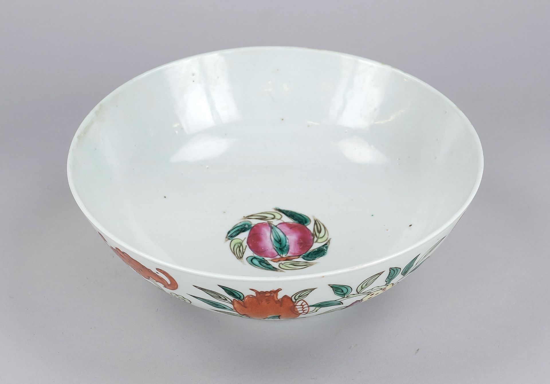 Large famille rose bowl, China, Qing, Tongzhi period(1861-1875), porcelain with polychrome enamel