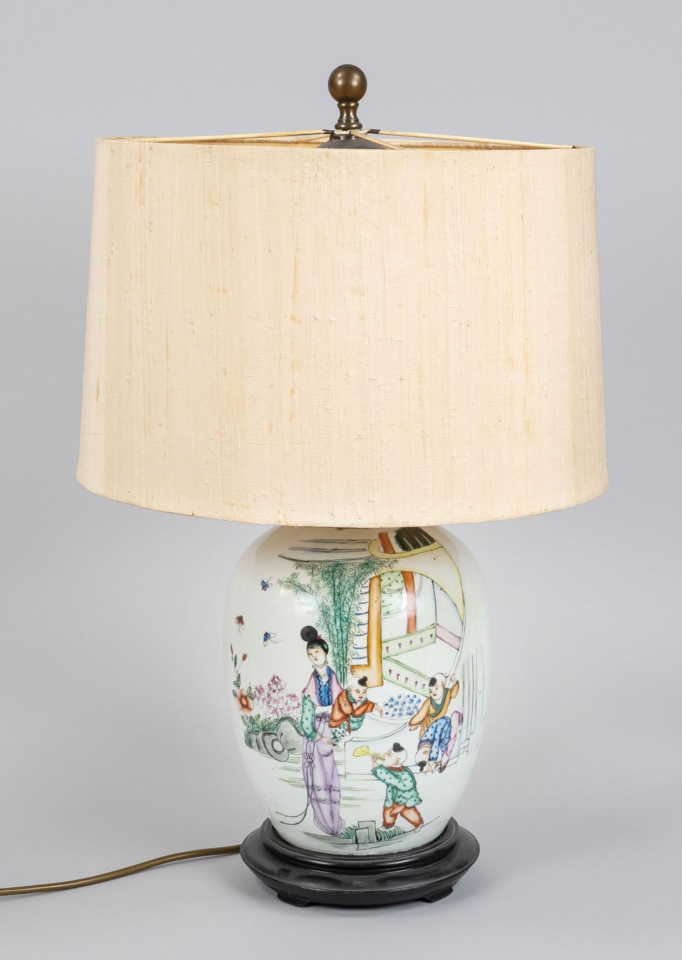 Vase lamp ''Palace ladies with children''. China, 20th c., porcelain with polychrome glaze