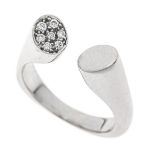 Open design diamond ring WG 750/000 with 7 brilliant-cut diamonds, add. 0.09 ct W/VS-SI, RG 56, 8.
