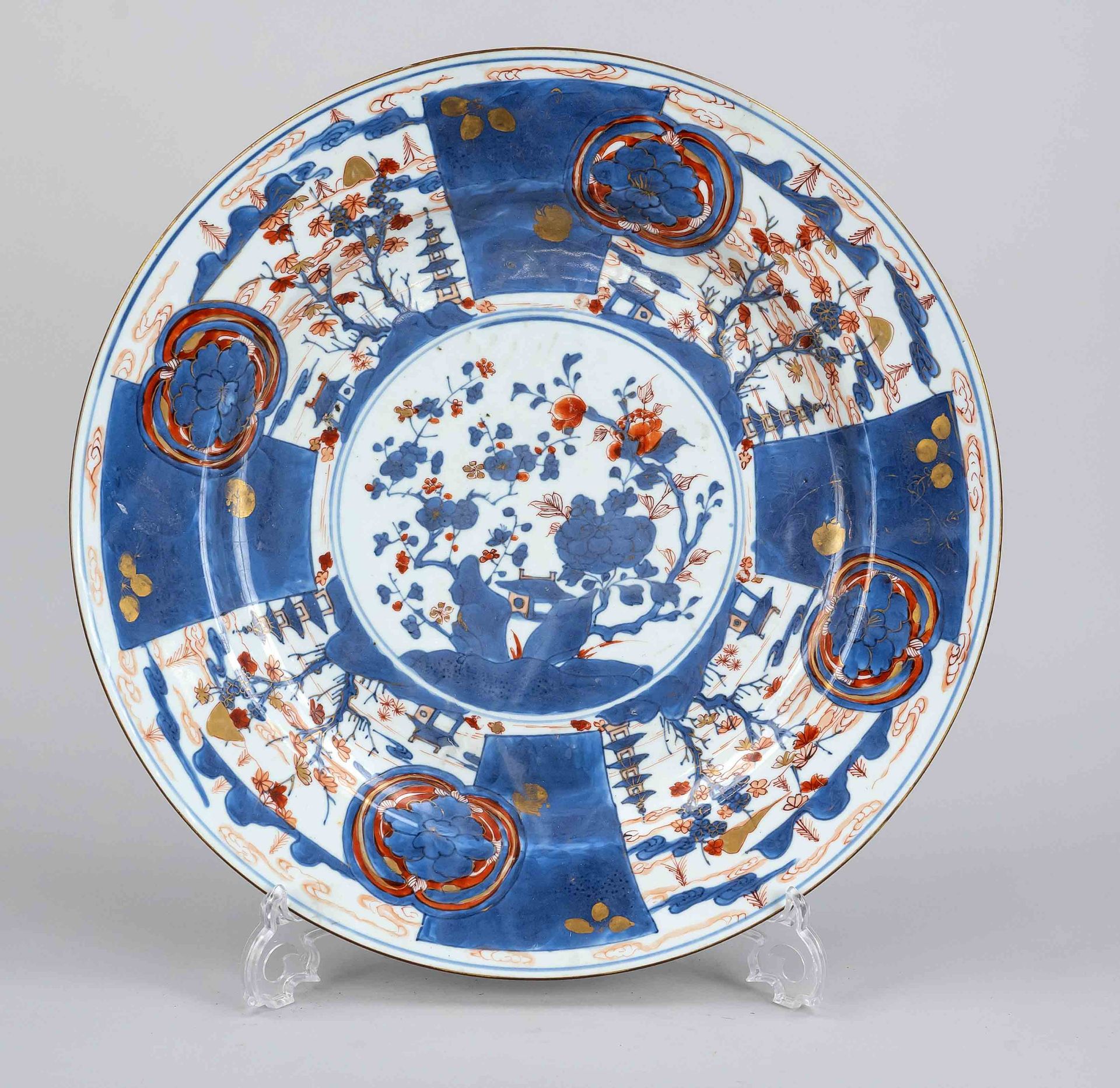 Large Chinese Imari plate, China, Qing dynasty(1644-1911), c1700, porcelain with polychrome glaze