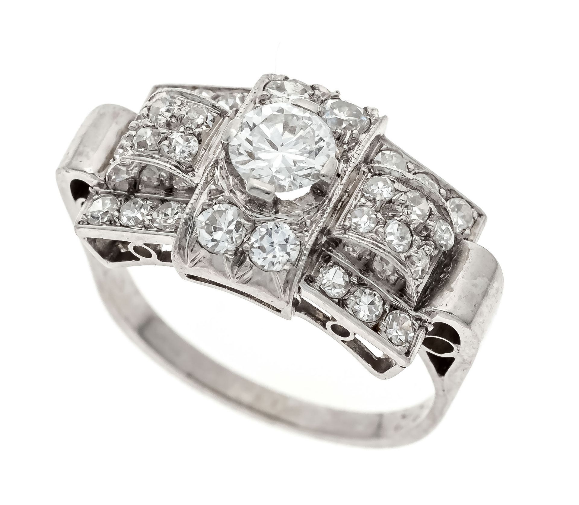 Art Deco old cut diamond ring platinum 900/000 with an old cut diamond 0,40 ct TW/VS and diamonds,