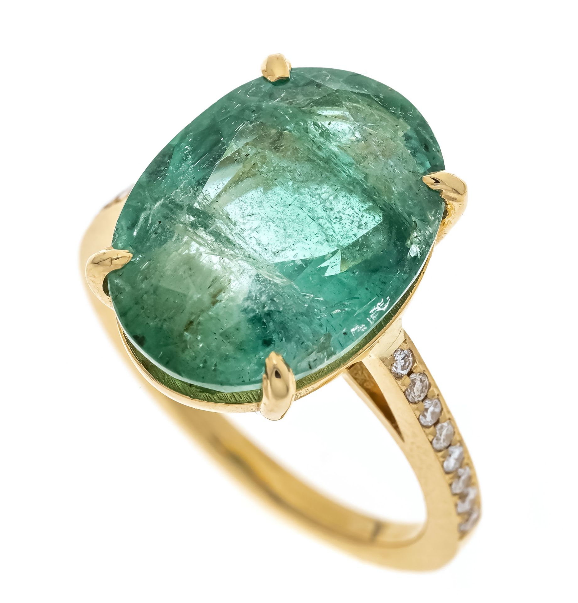 Emerald diamond ring GG 750/000 with one oval faceted emerald 8,00 ct (engraved) green,