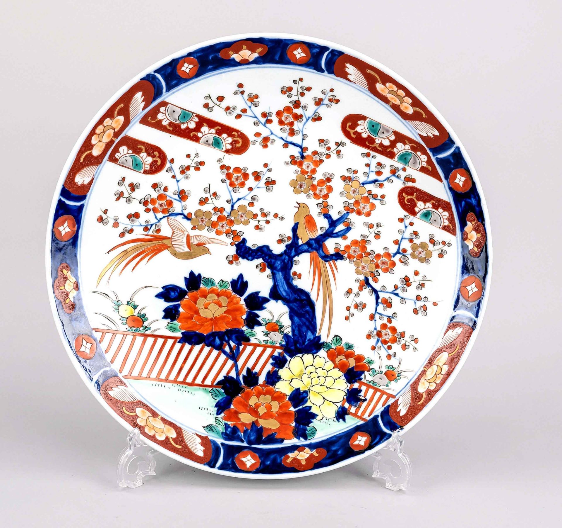 Large imari plate, Japan, Arita, Taisho period(1912-1926), porcelain with polychrome glaze