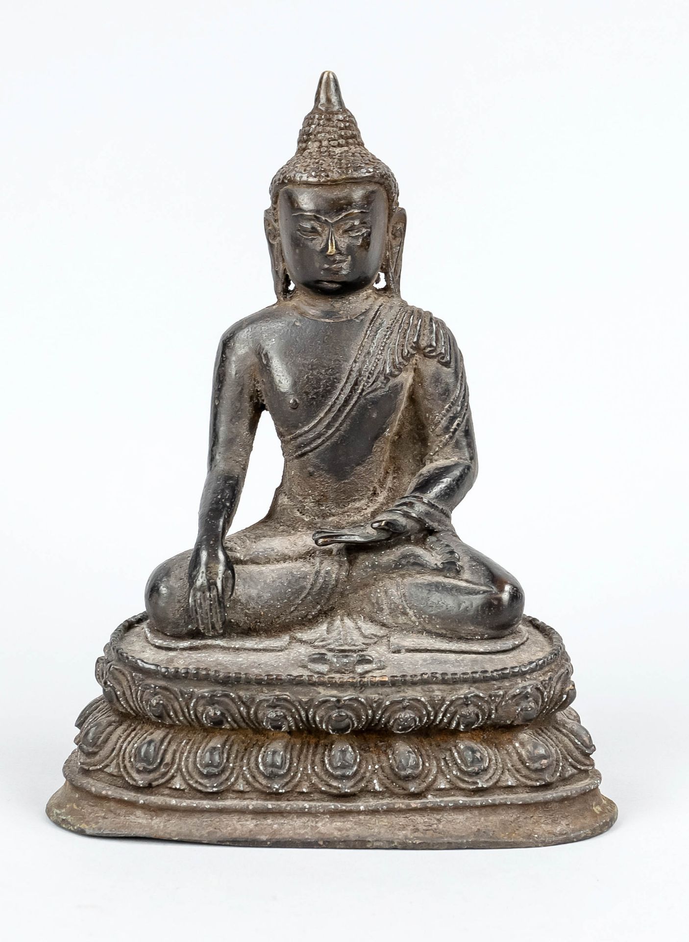 Buddha Shakyamuni in Qianlong style, China, Qing dynasty(1644-1912) 19th century, bronze, historical