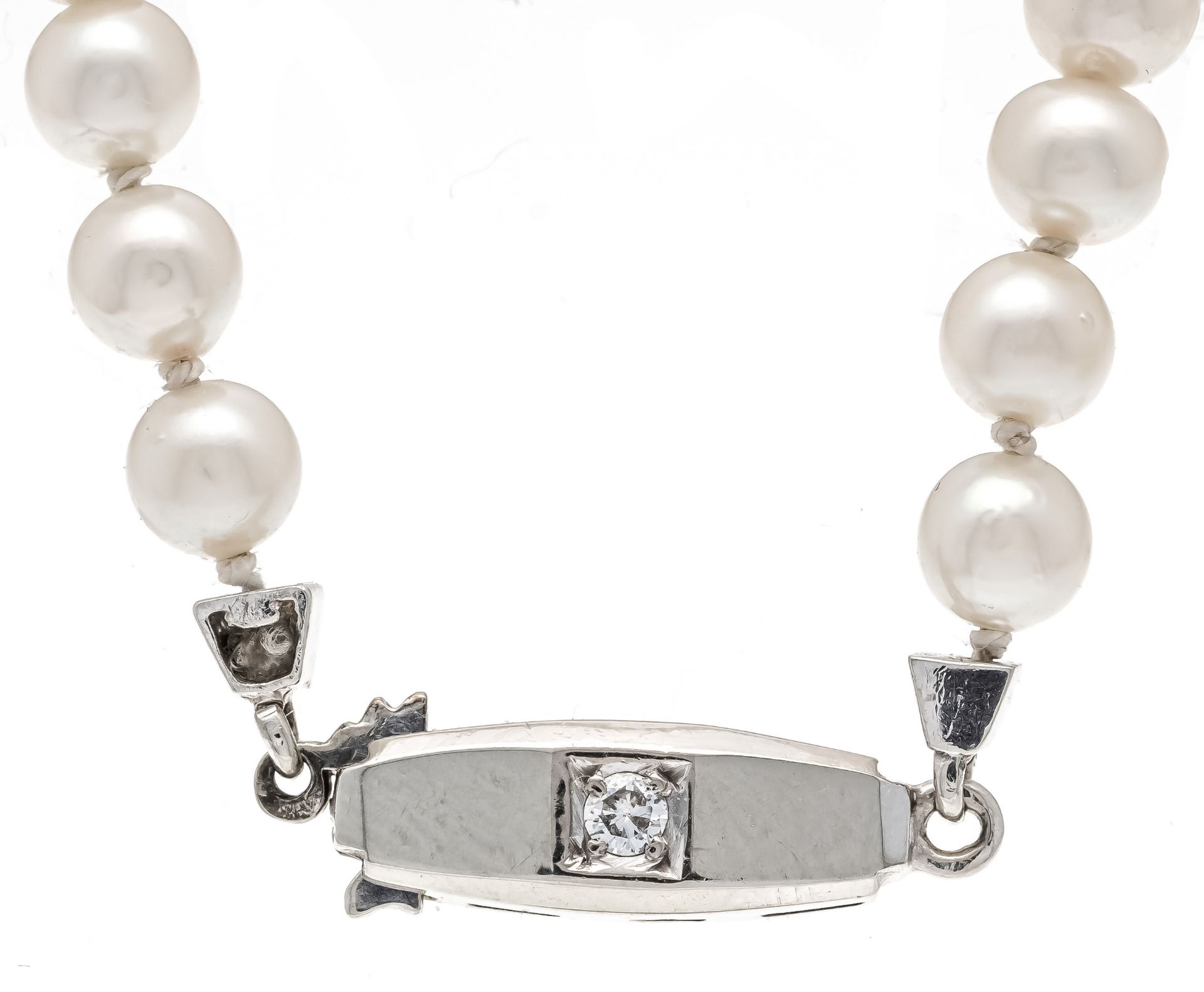 Pearl necklace Juwelier Meier with pin clasp WG 585/000 set with one brilliant-cut diamond 0,03 ct - Image 2 of 3