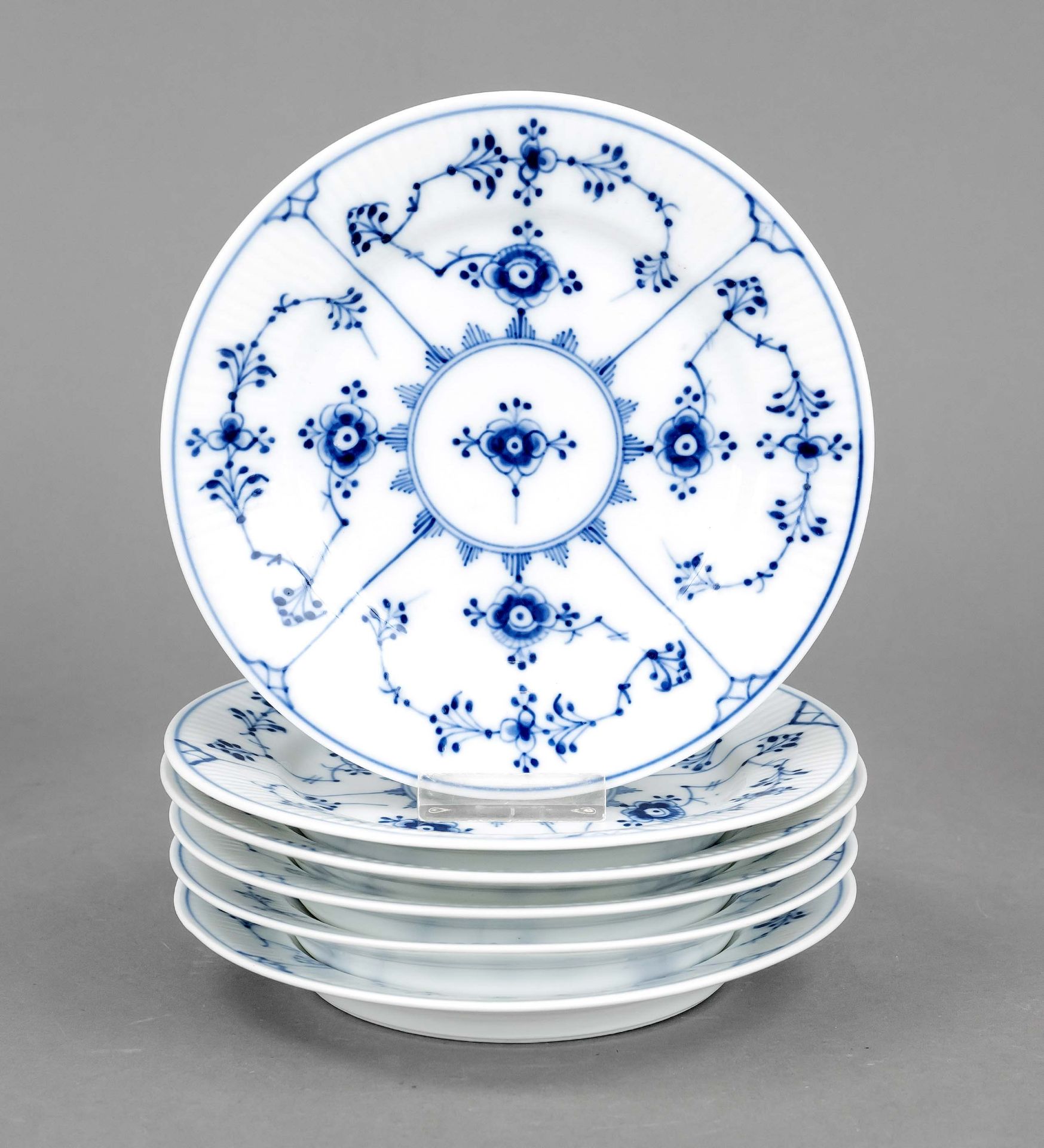 Six bread plates, Royal Copenhagen, Denmark, marks before 1935, 1st choice, décor Musselmalet in