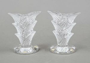 Pair of candlesticks, France, 2nd half of 20th c., Lalique, round stand, floral stem, clear and