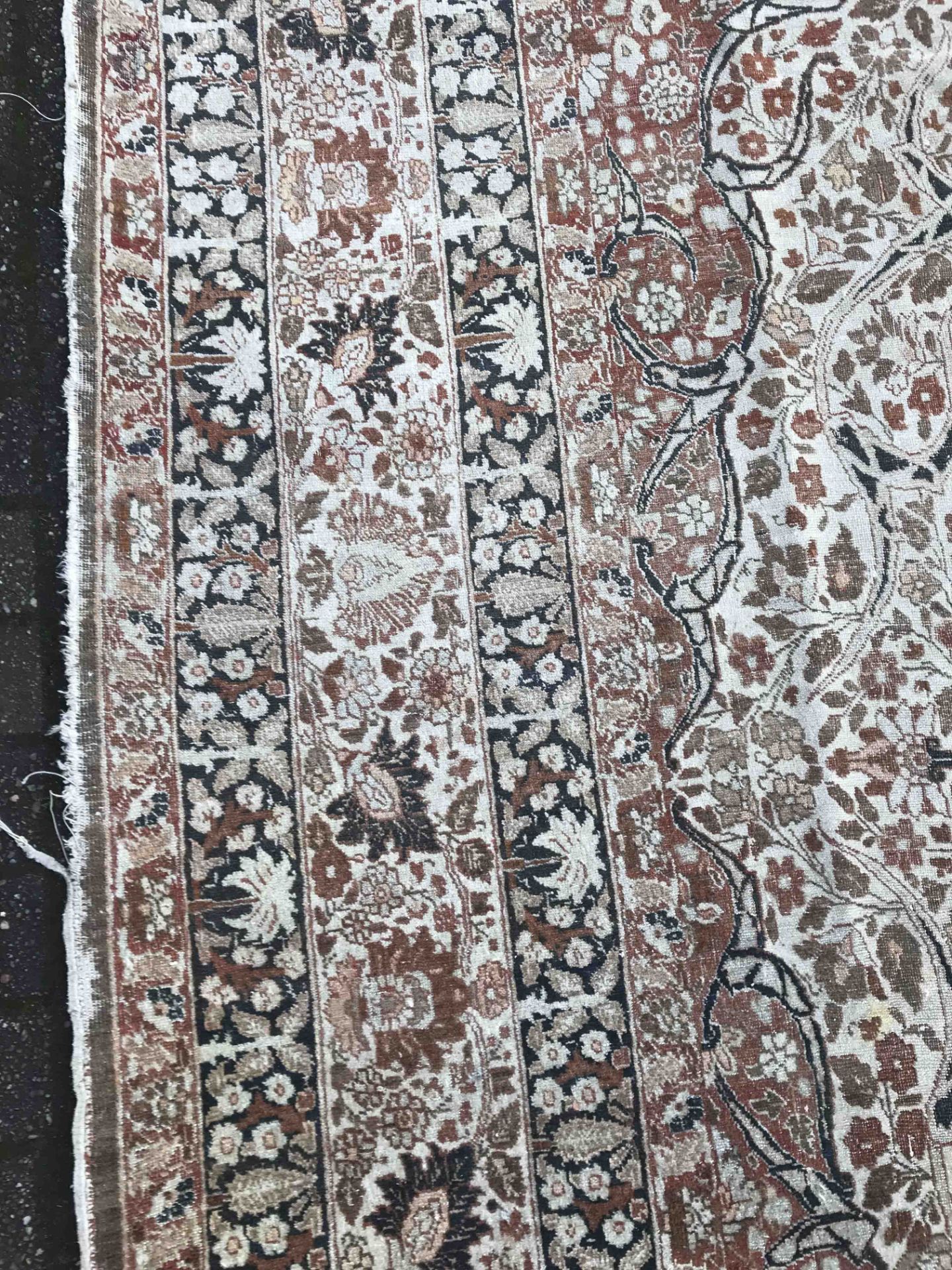 Carpet, 406 x 285 cm