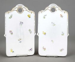 Two breakfast boards, Meissen, around 1980, 1st choice, polychrome painted with scattered flowers,