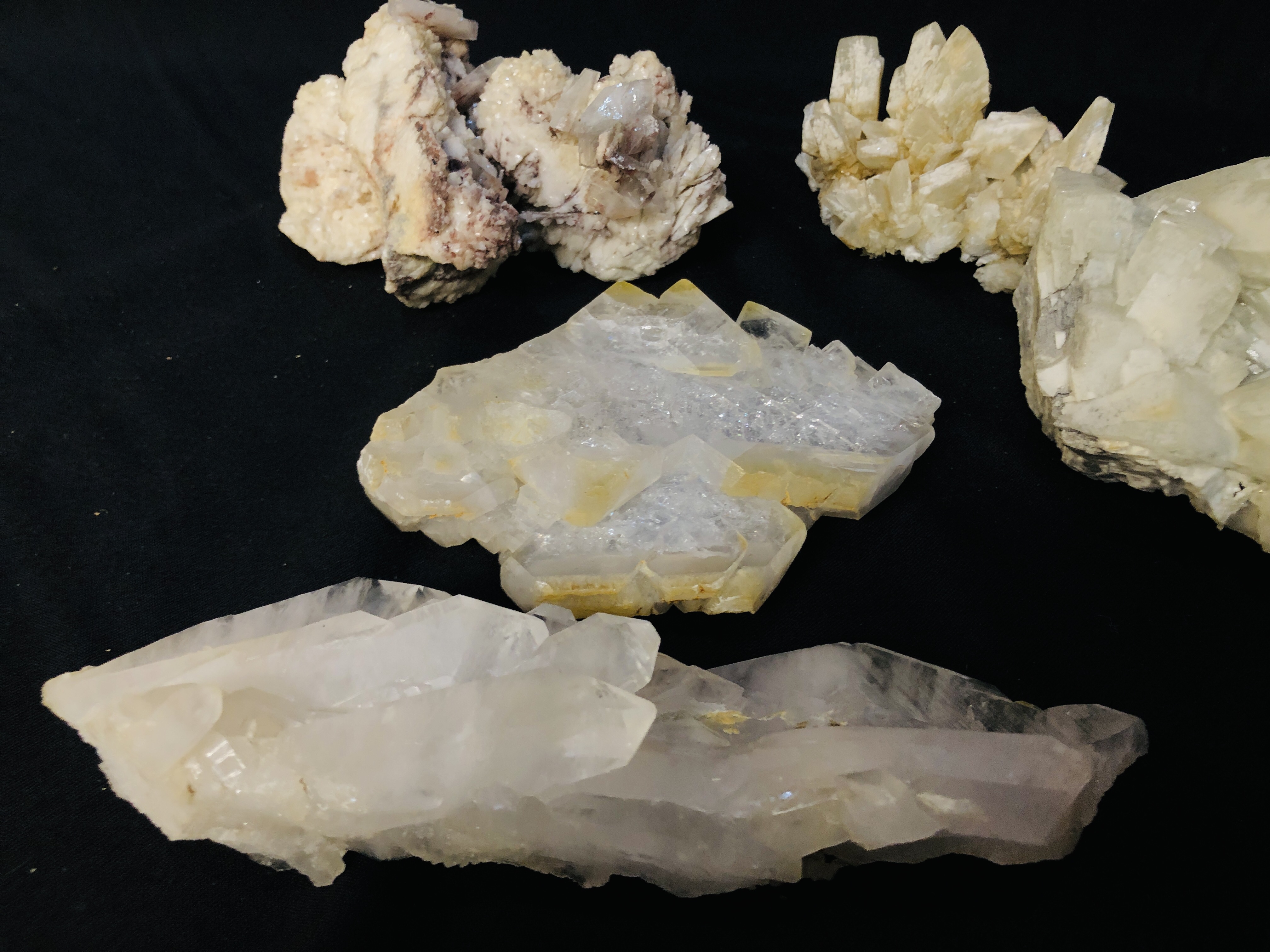 A COLLECTION OF APPROX 5 CRYSTAL AND MINERAL ROCK EXAMPLES TO INCLUDE QUARTZ ETC. - Image 5 of 5