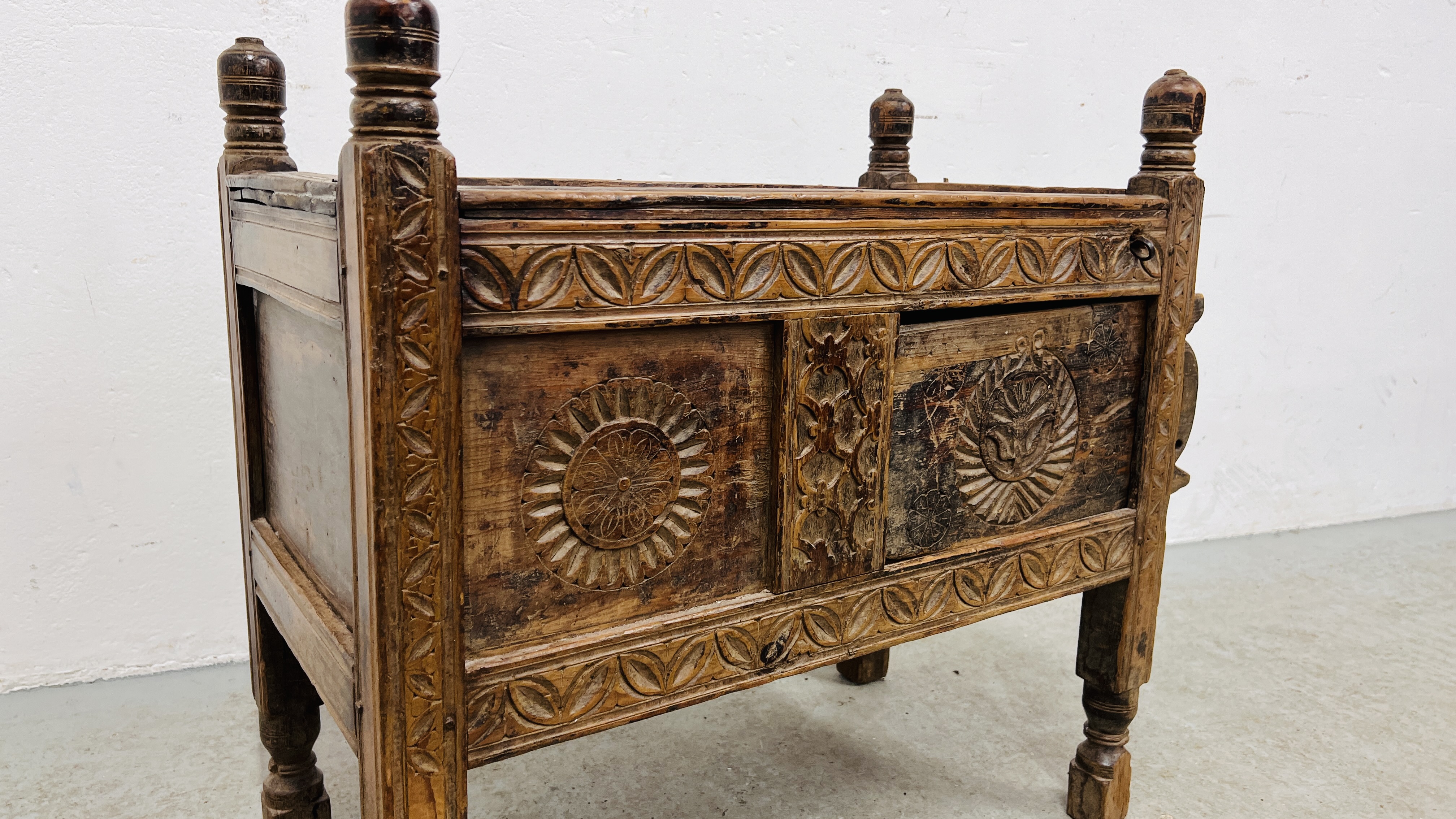 AN EASTERN HAND CARVED C19TH. DOWRY CHEST/CUPBOARD, WIDTH 71CM. DEPTH 40CM. HEIGHT 68CM. - Image 3 of 17