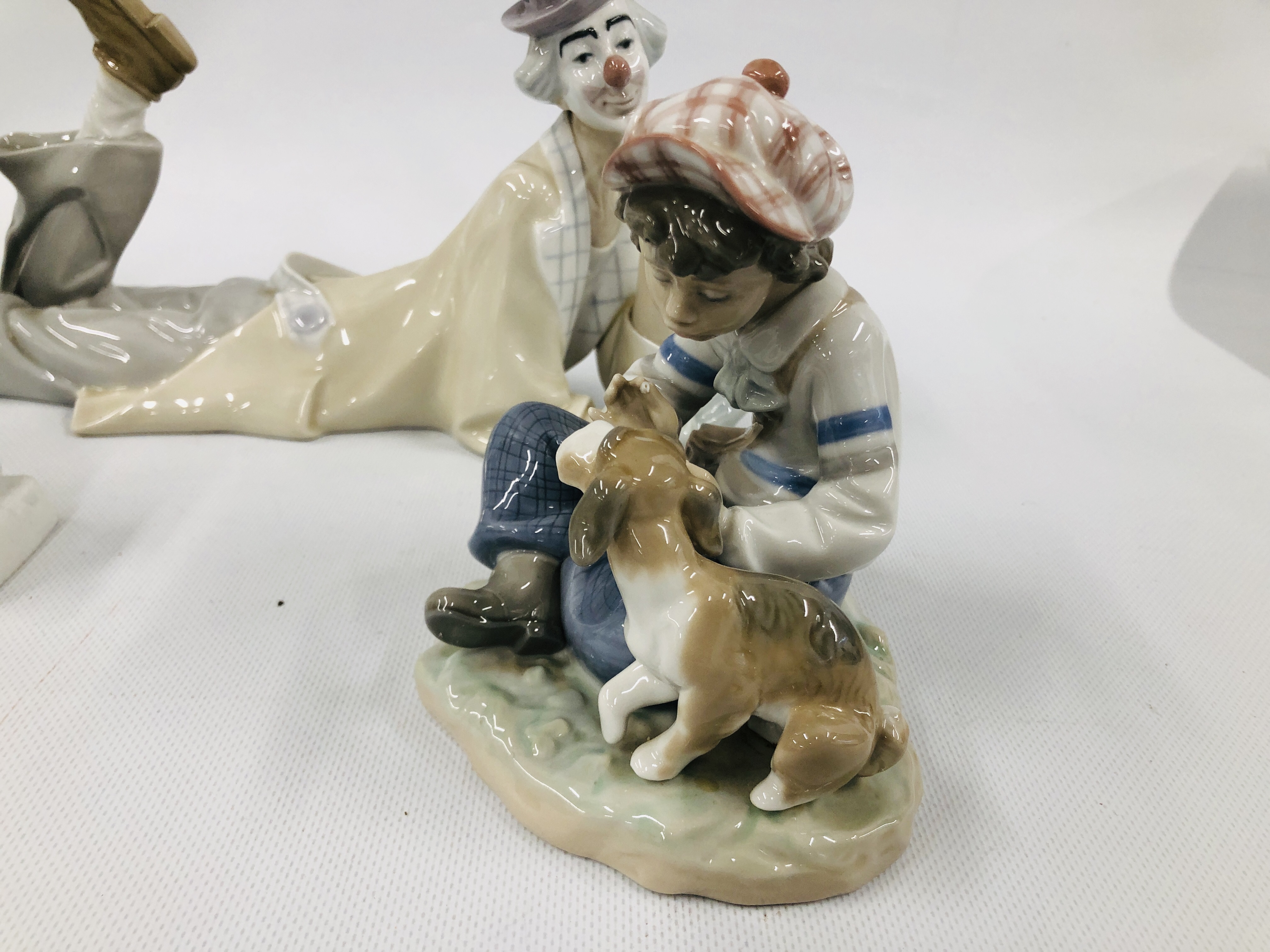 LLADRO CLOWN FIGURE IN LAYING POSE MY-22 H LENGTH 37CM AND LLADRO SEATED BOY WITH PUPPY A/F - Image 2 of 10
