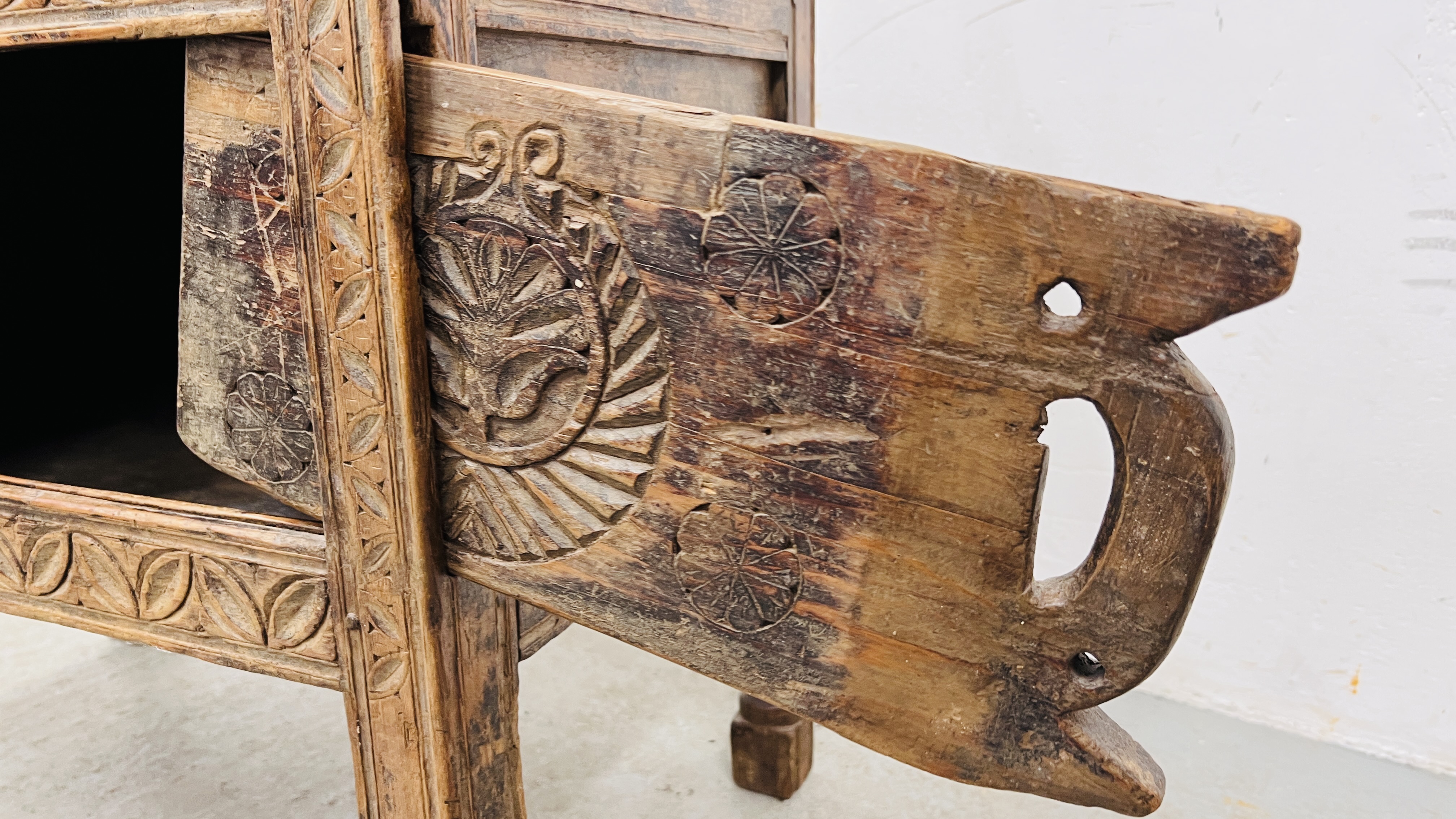 AN EASTERN HAND CARVED C19TH. DOWRY CHEST/CUPBOARD, WIDTH 71CM. DEPTH 40CM. HEIGHT 68CM. - Image 11 of 17