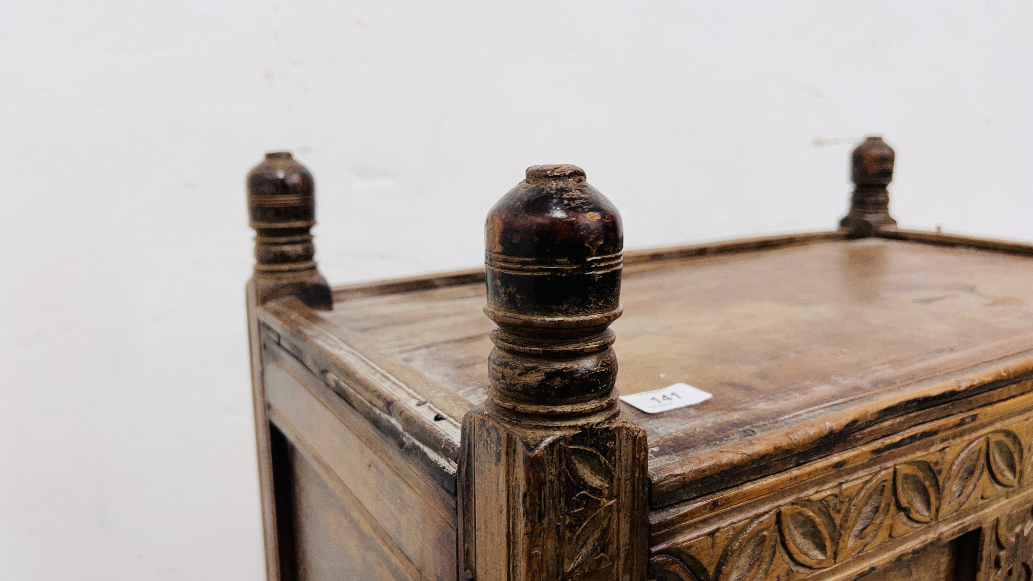 AN EASTERN HAND CARVED C19TH. DOWRY CHEST/CUPBOARD, WIDTH 71CM. DEPTH 40CM. HEIGHT 68CM. - Image 7 of 17