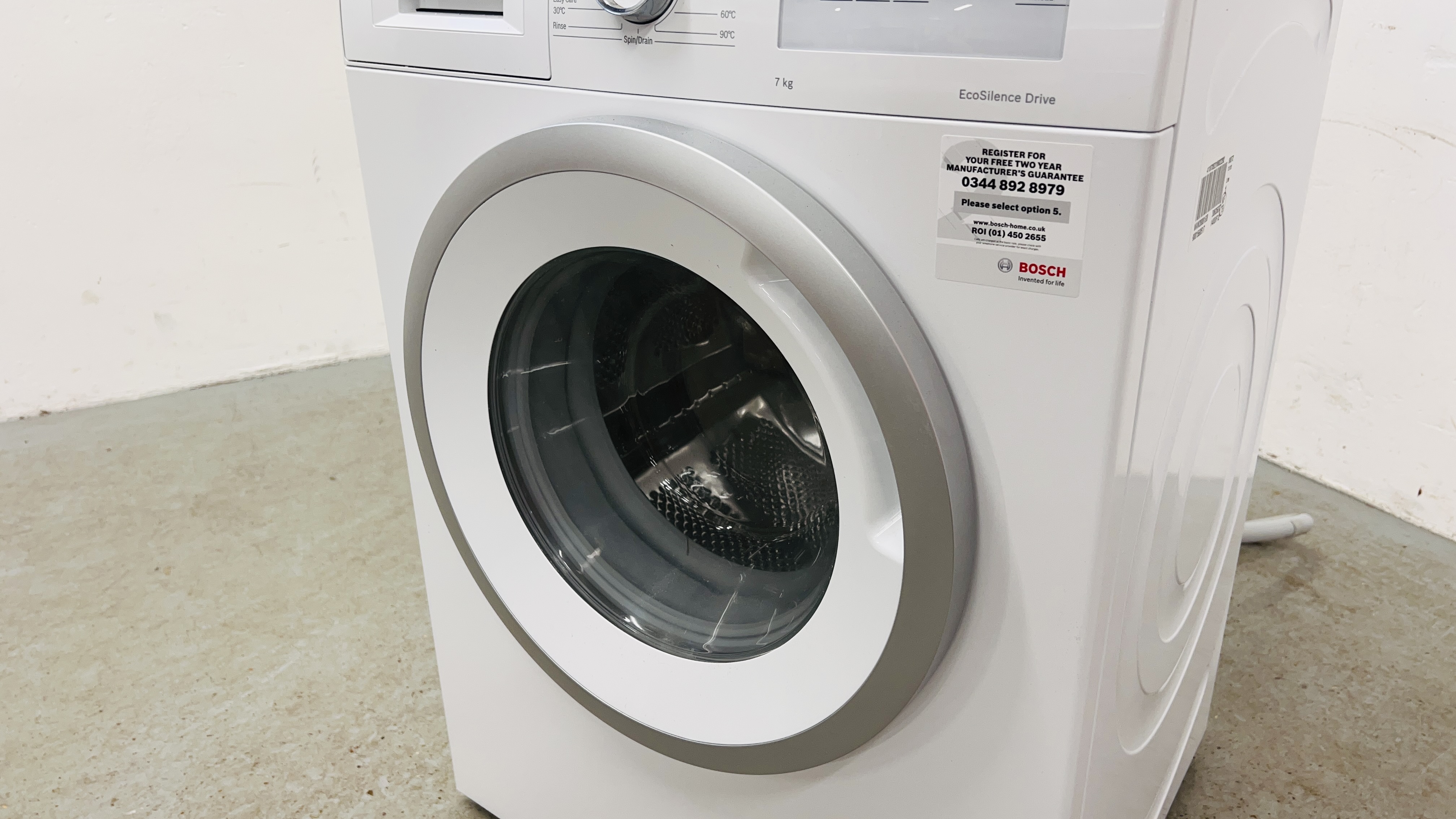 A BOSCH SERIE 4 7KG ECO SILENCE DRIVE WASHING MACHINE - SOLD AS SEEN. - Image 6 of 13