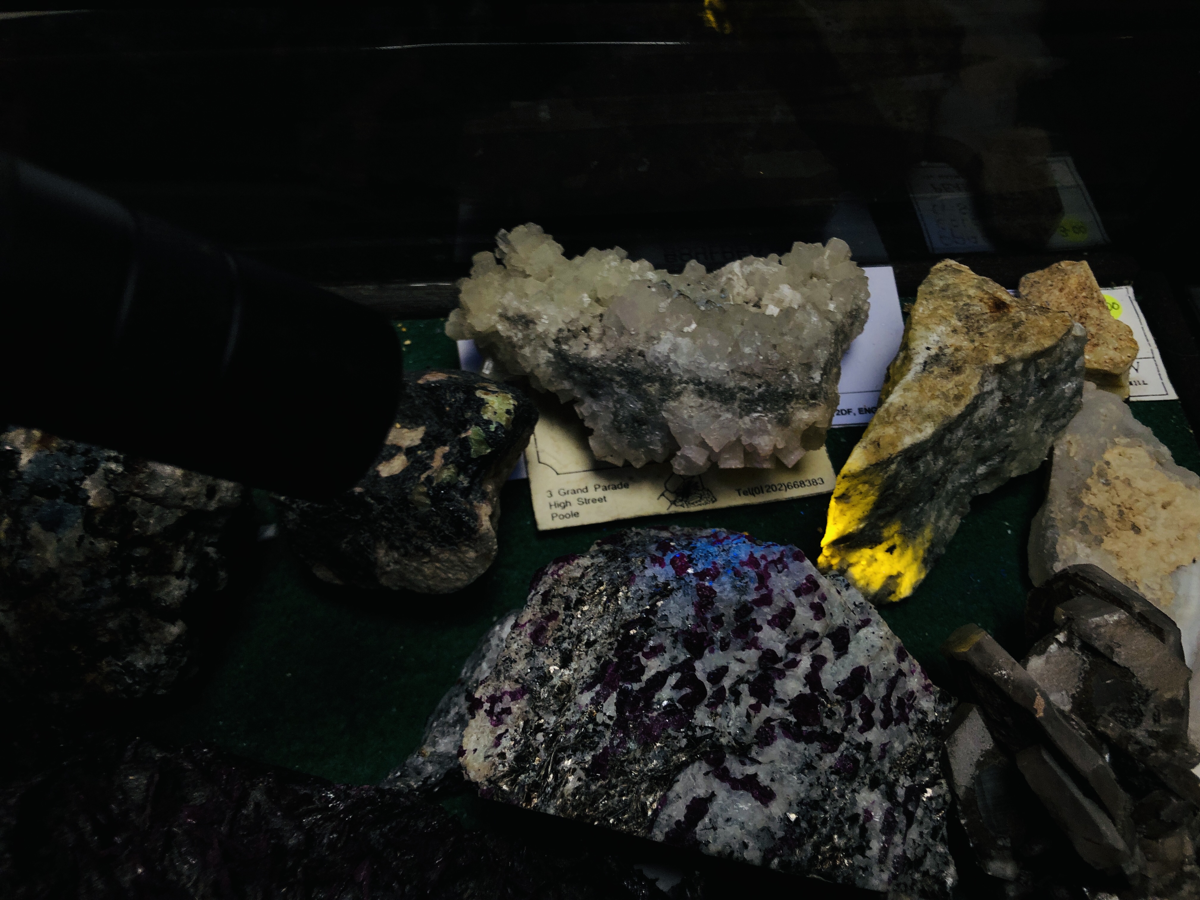 A COLLECTION OF CRYSTAL AND MINERAL ROCK EXAMPLES IN A DISPLAY CASE INSCRIBED "THE OPAL" FOR IN - Image 4 of 5