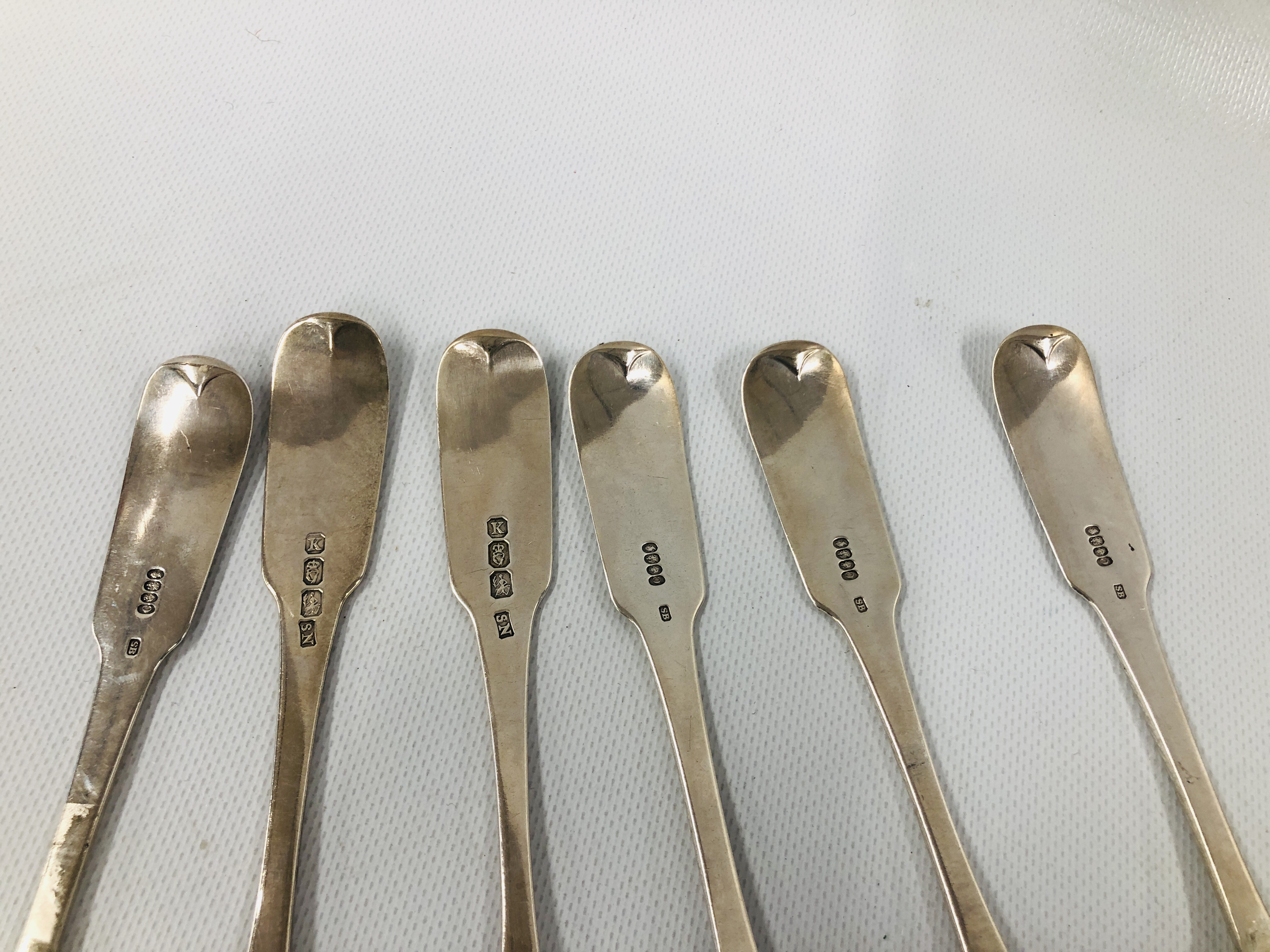 SET OF SIX SILVER FIDDLE PATTERN SERVING SPOONS, DUBLIN 1823, GEORGE IV. - Image 5 of 8