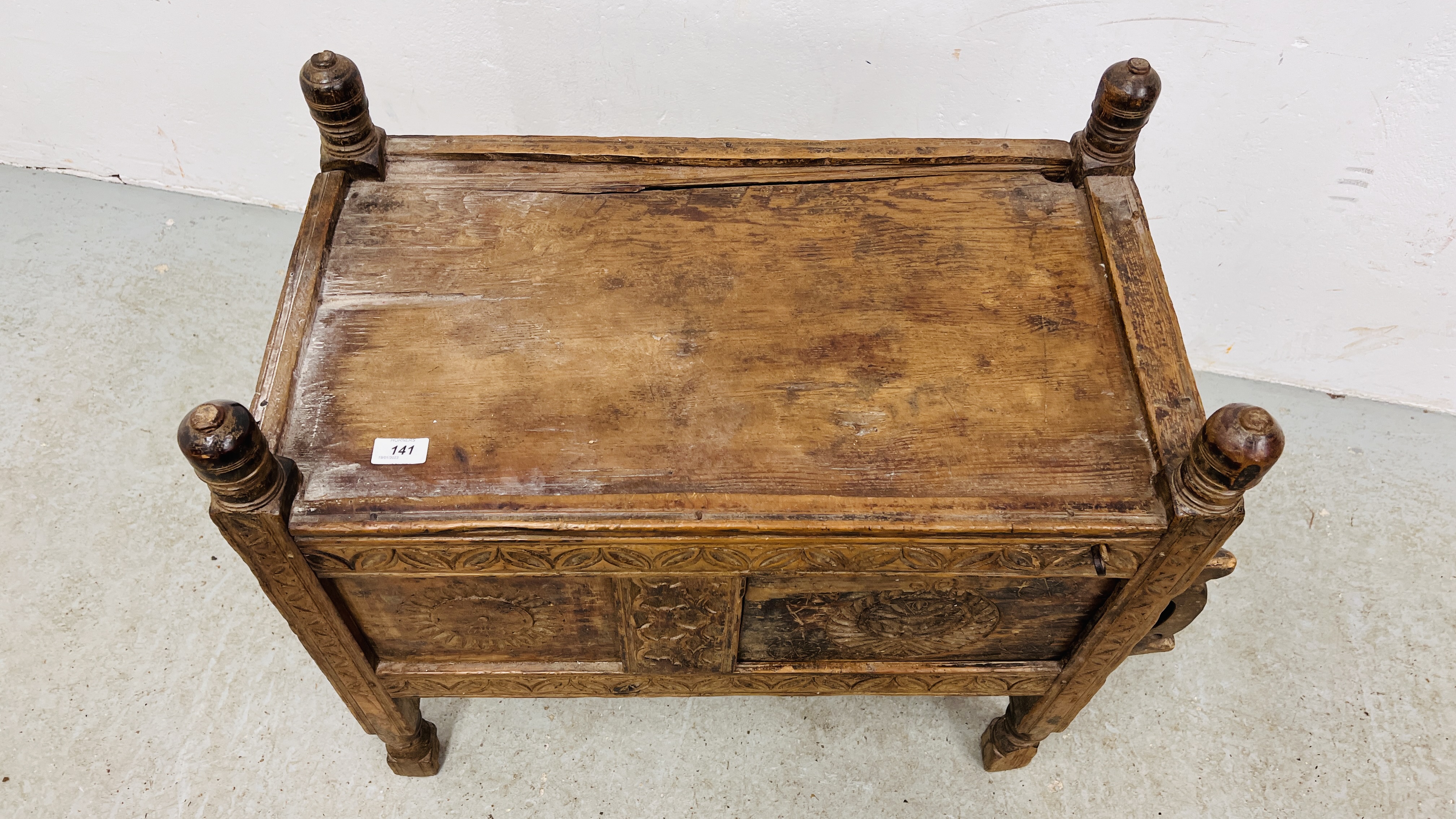 AN EASTERN HAND CARVED C19TH. DOWRY CHEST/CUPBOARD, WIDTH 71CM. DEPTH 40CM. HEIGHT 68CM. - Image 2 of 17