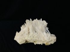 A SCOLCITE CRYSTAL CLUSTER, L 26CM X H 20CM X D 20CM.