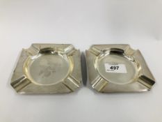 A PAIR OF SILVER ASHTRAYS, BIRMINGHAM ASSAY D.BROS 10.7CM.