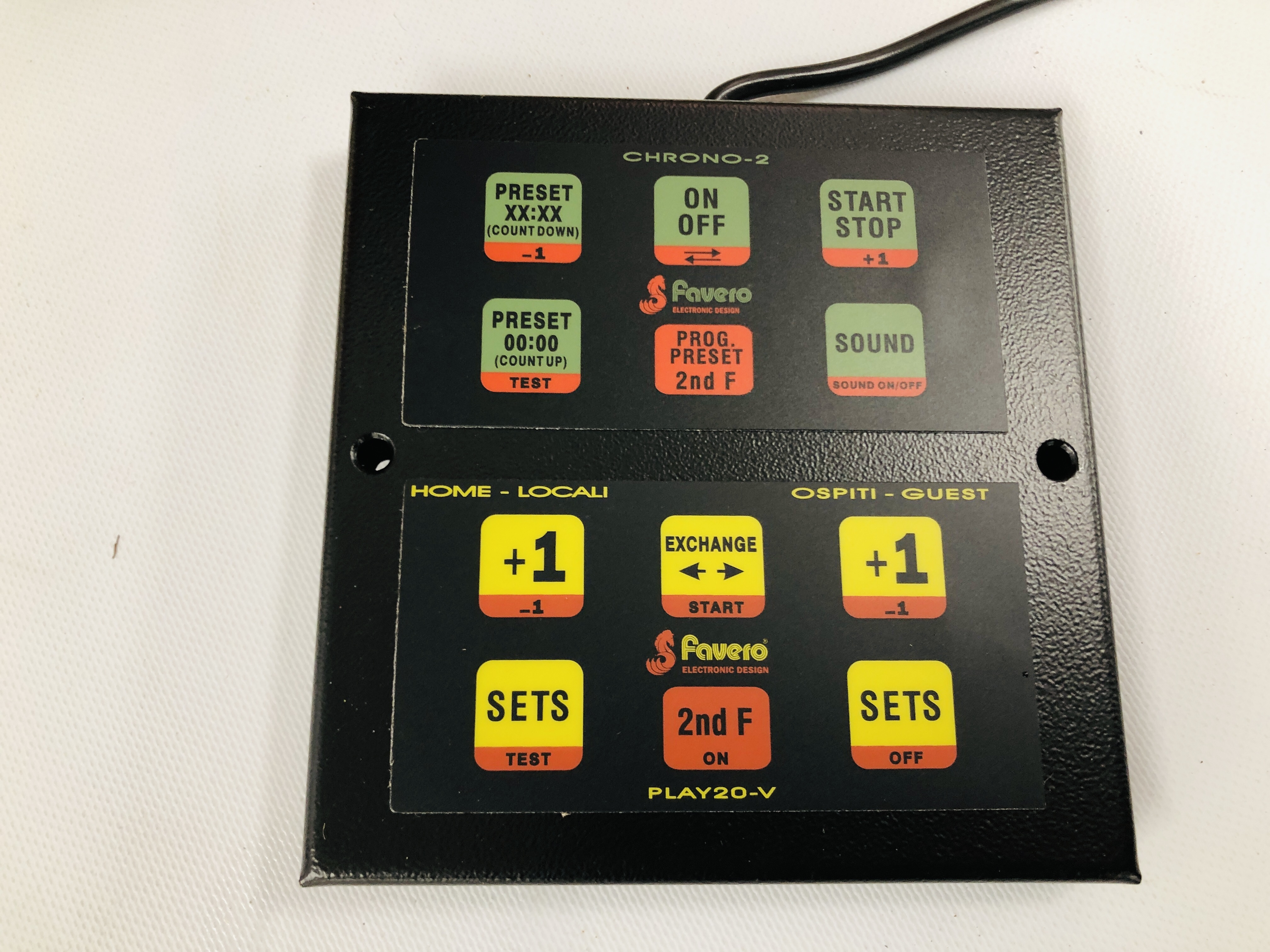 A FAVERO ELECTRONICS ILLUMINOUS SCORE BOARD POSSIBLE BASKET BALL OR NET BALL COMPLETE WITH CONTROL - Image 3 of 6