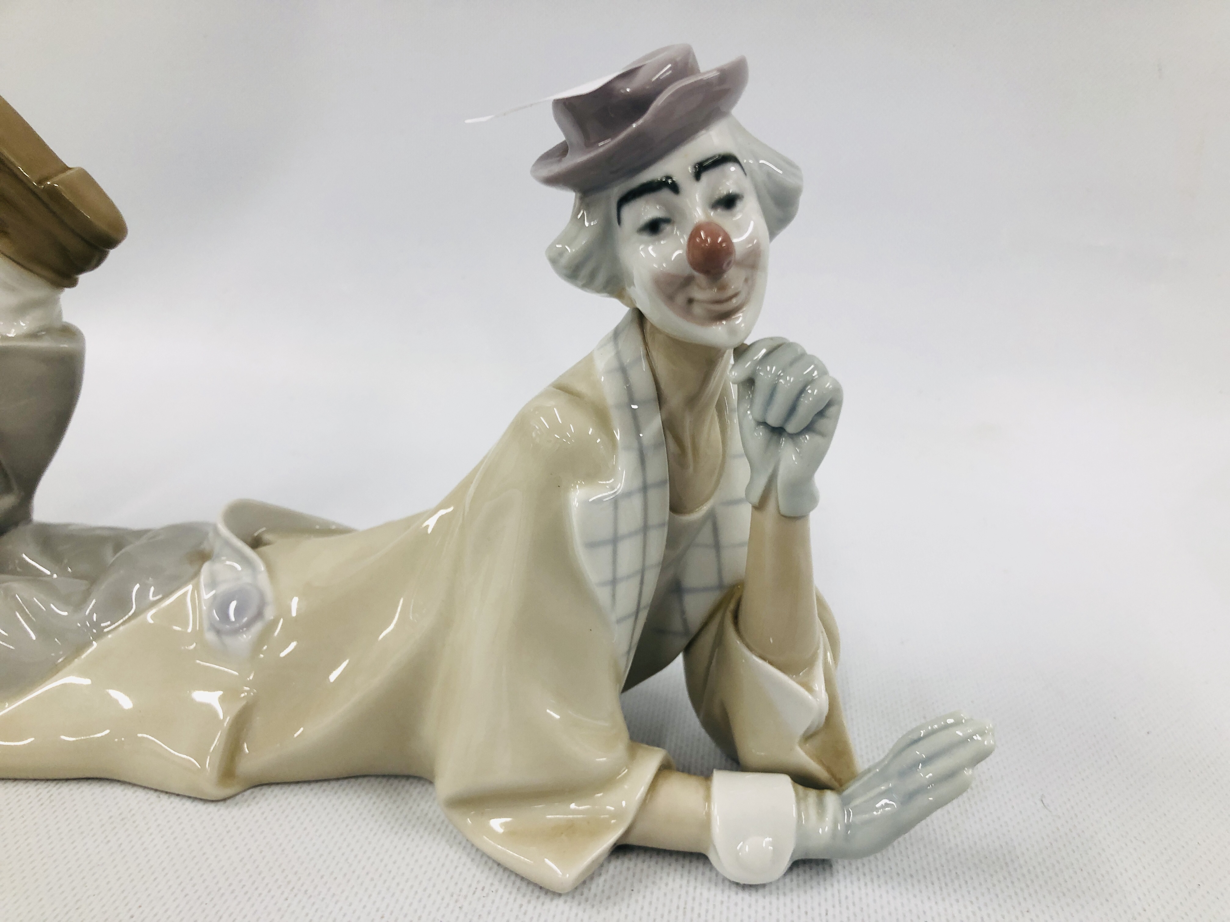 LLADRO CLOWN FIGURE IN LAYING POSE MY-22 H LENGTH 37CM AND LLADRO SEATED BOY WITH PUPPY A/F - Image 8 of 10