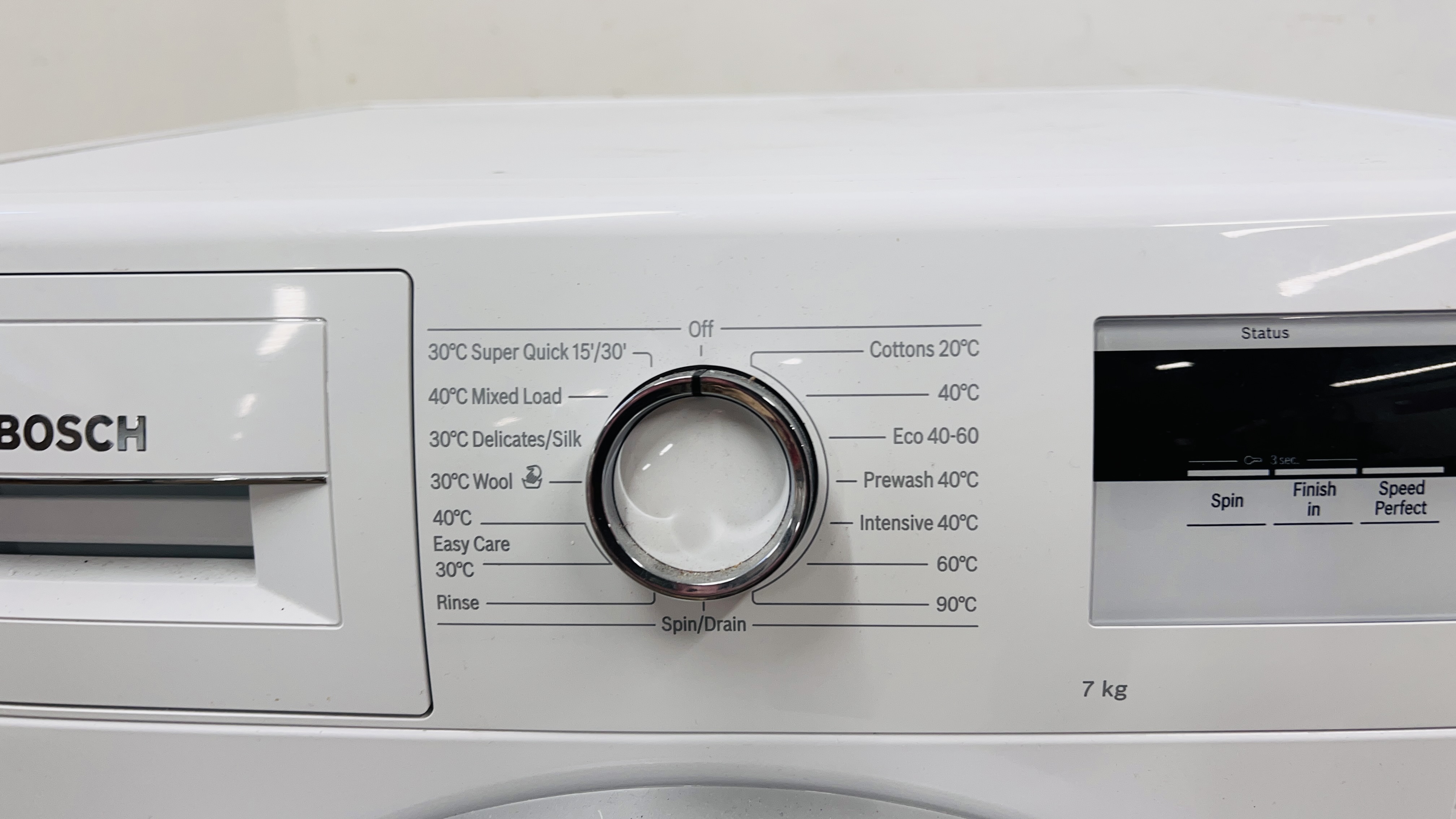 A BOSCH SERIE 4 7KG ECO SILENCE DRIVE WASHING MACHINE - SOLD AS SEEN. - Image 4 of 13