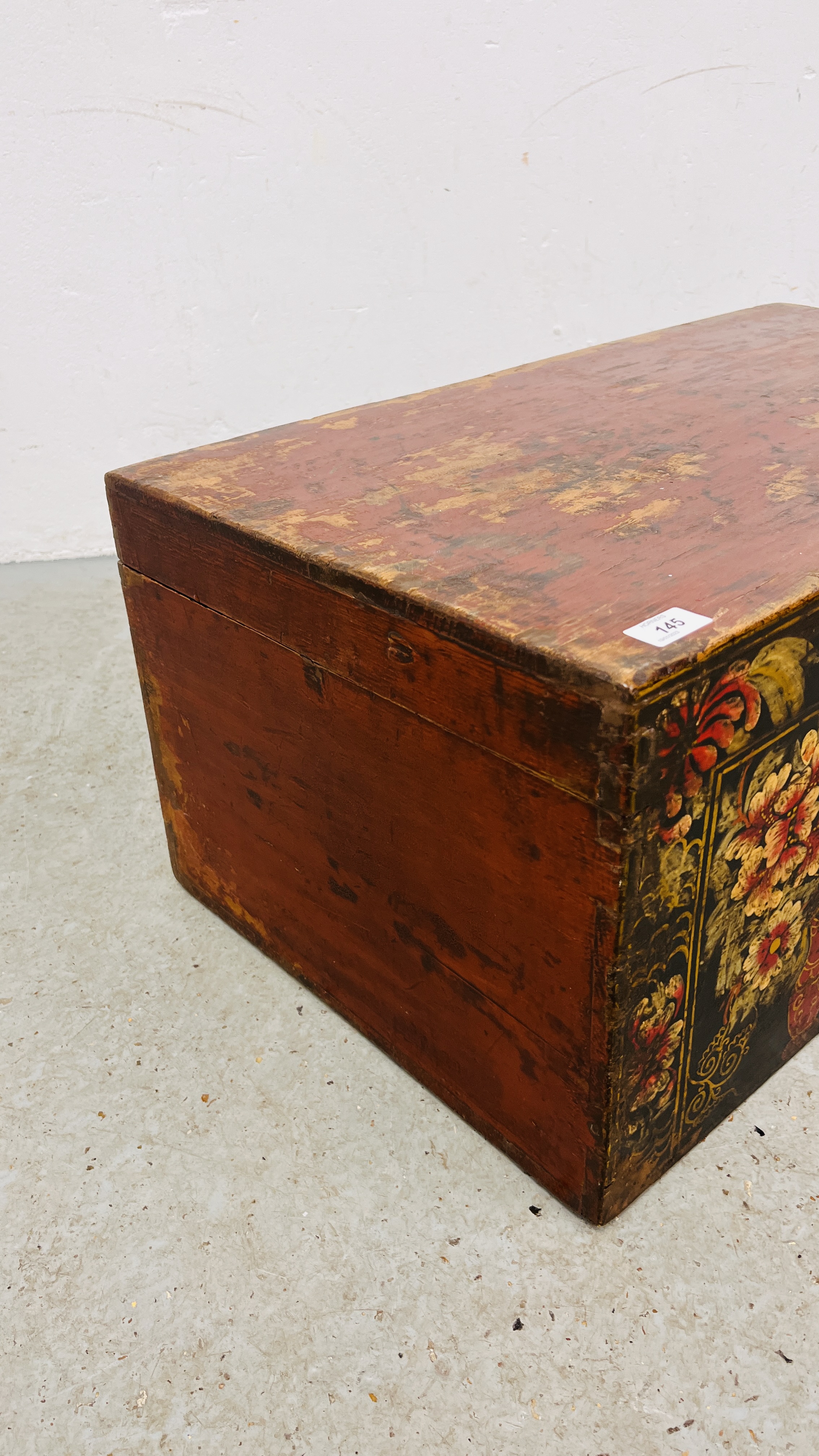 AN ANTIQUE CHINESE CAMPHOR WOOD THEATRICAL COSTUME TRUNK THE FRONT HAND PAINTED PANEL DEPICTING - Image 3 of 9