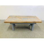 A HARDWOOD RECLAIMED PINE TOP COFFEE TABLE IN SHABBY CHIC FINISH