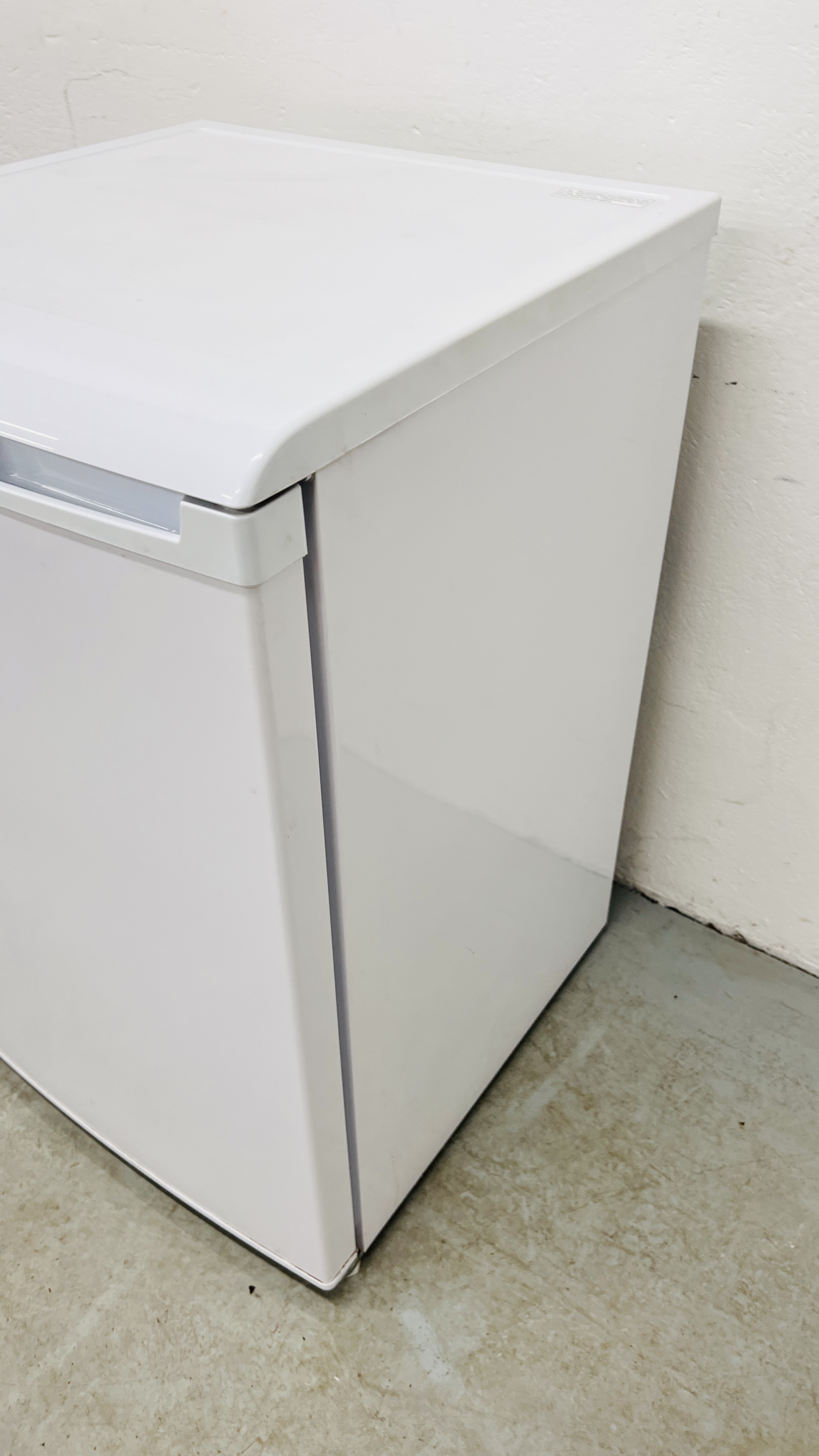 BEKO UNDER COUNTER FRIDGE - SOLD AS SEEN - Image 4 of 7