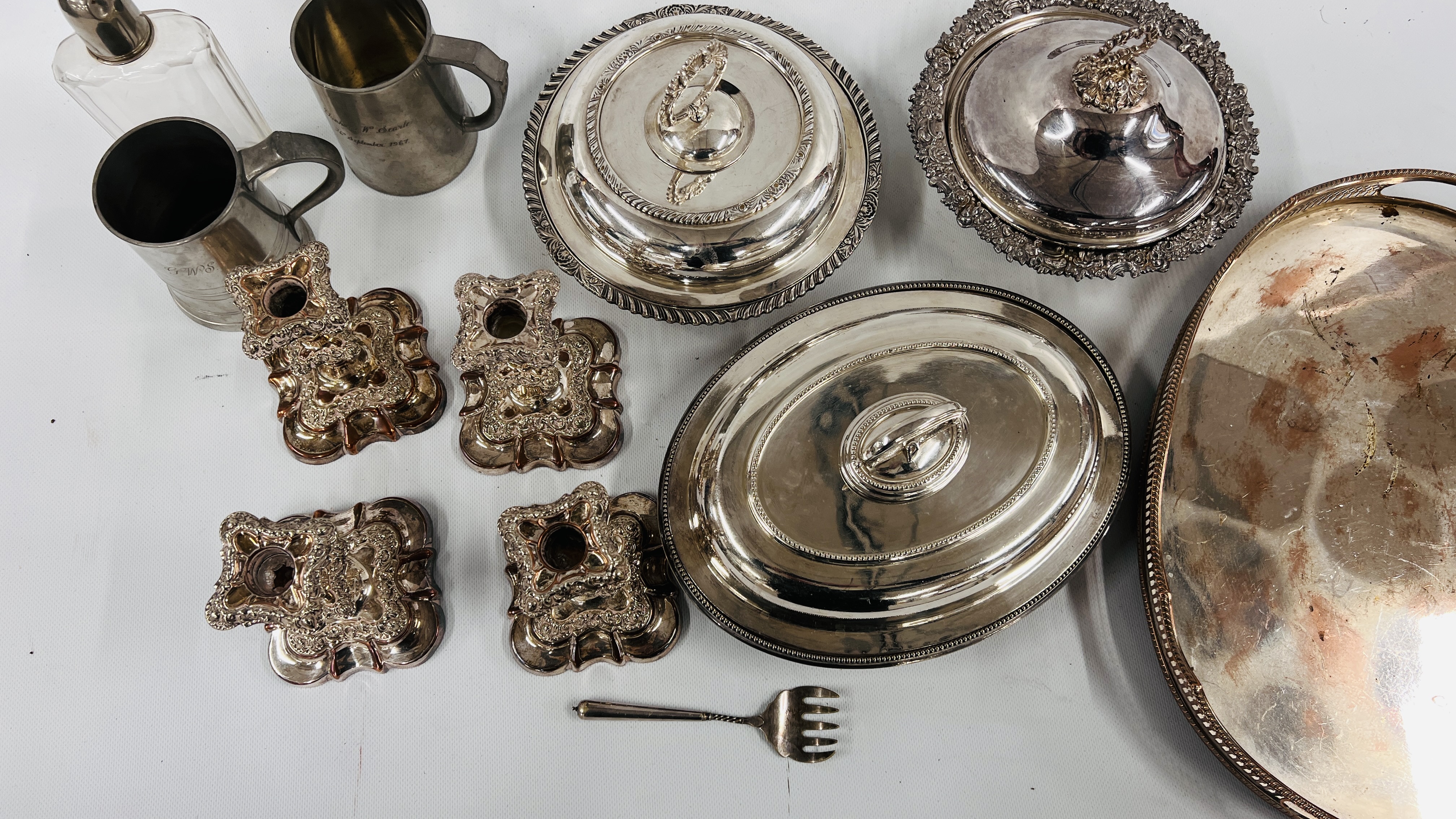 BOX OF ASSORTED PLATED WARE TO INCLUDE TWO HANDLED OVAL TRAY, - Image 9 of 10