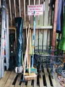 A COLLECTION OF GARDENING HAND TOOLS TO INCLUDE SPADES, FORKS, EDGERS, PICK AXE, SLEDGE HAMMER,