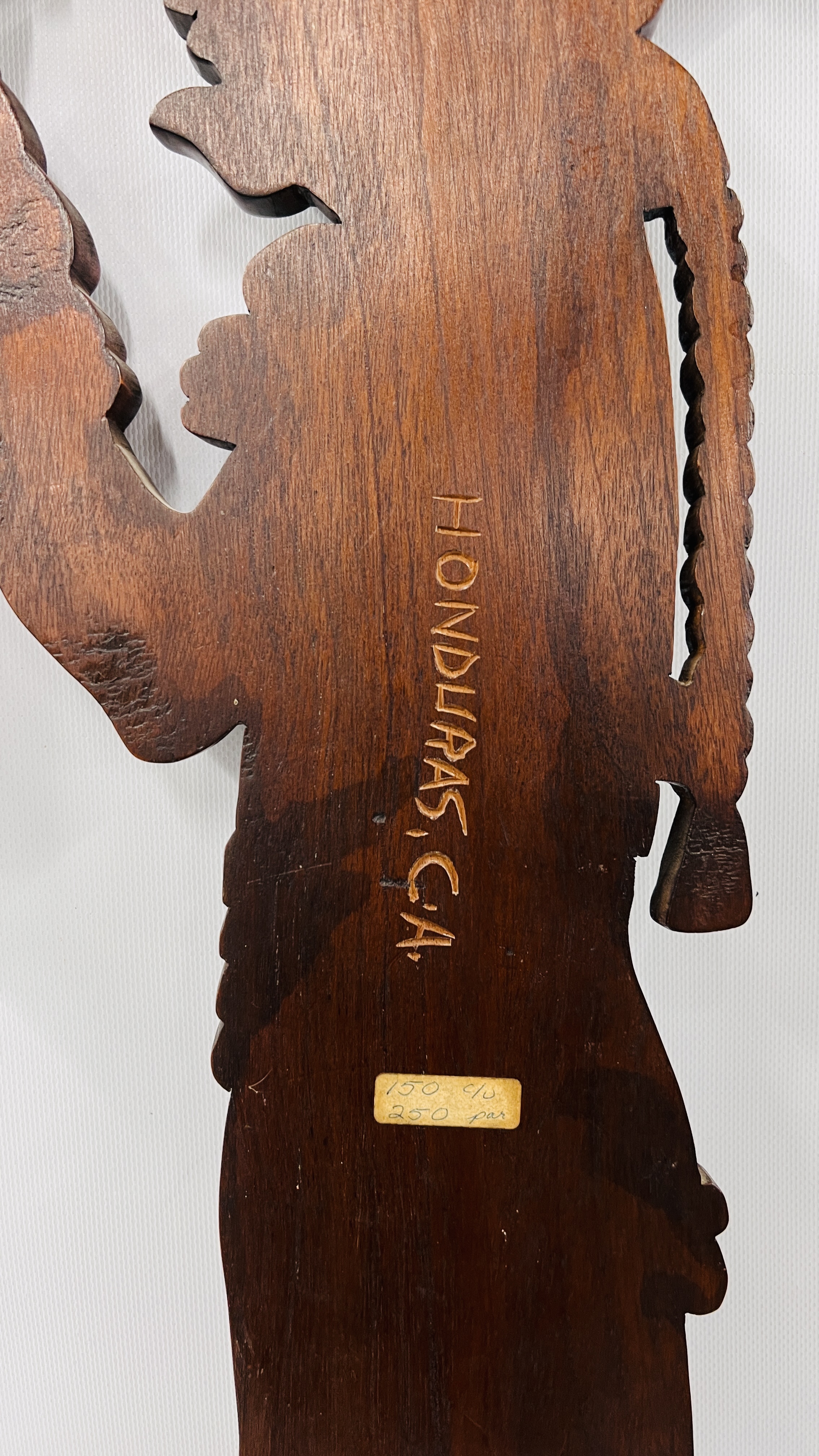 AN ETHNIC "HONDURAS" HARDWOOD WALL CARVING OF A STANDING FIGURE HEIGHT 84CM. - Image 6 of 6