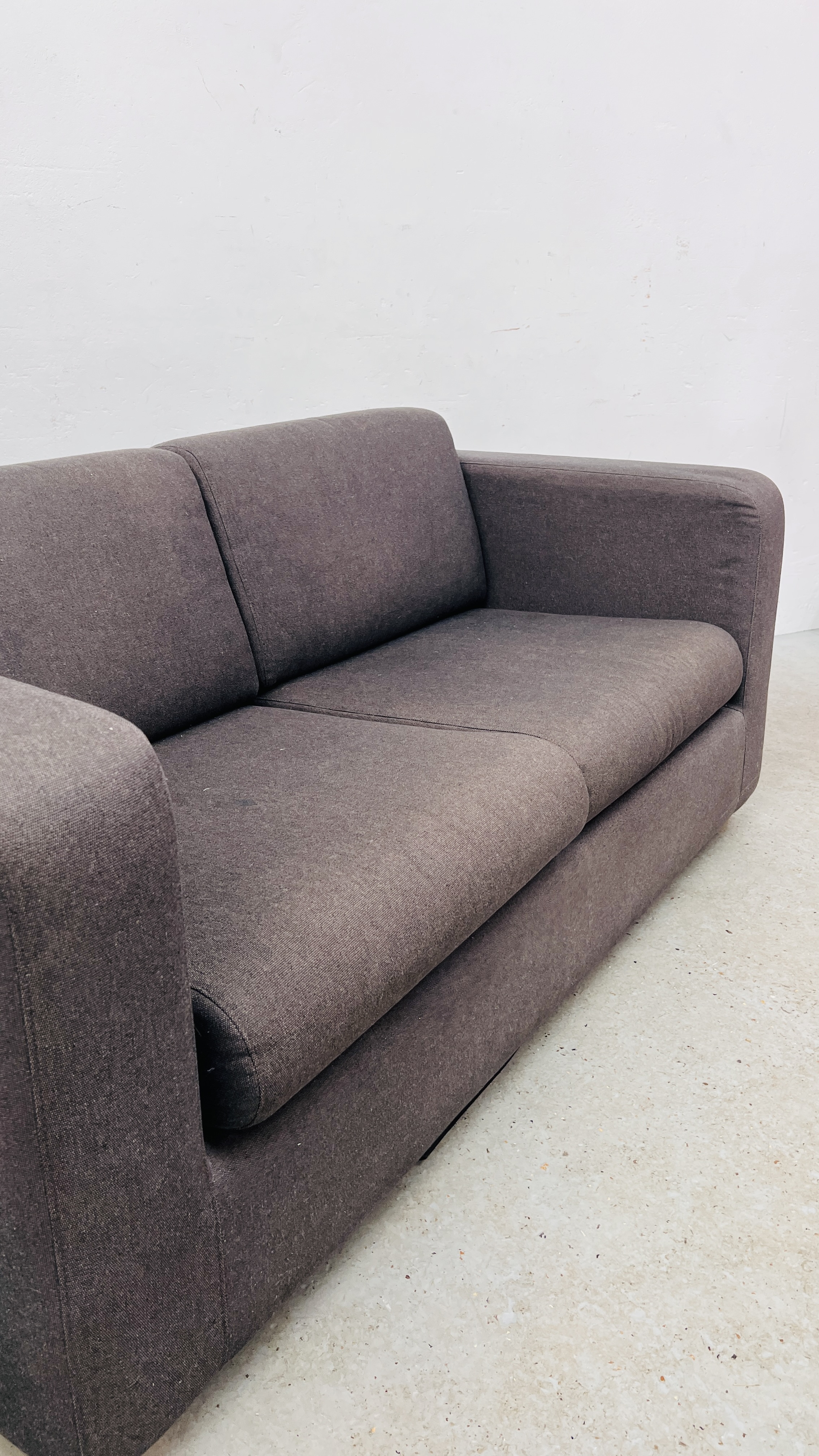 MODERN GREY HABITAT SOFA BED - Image 4 of 12