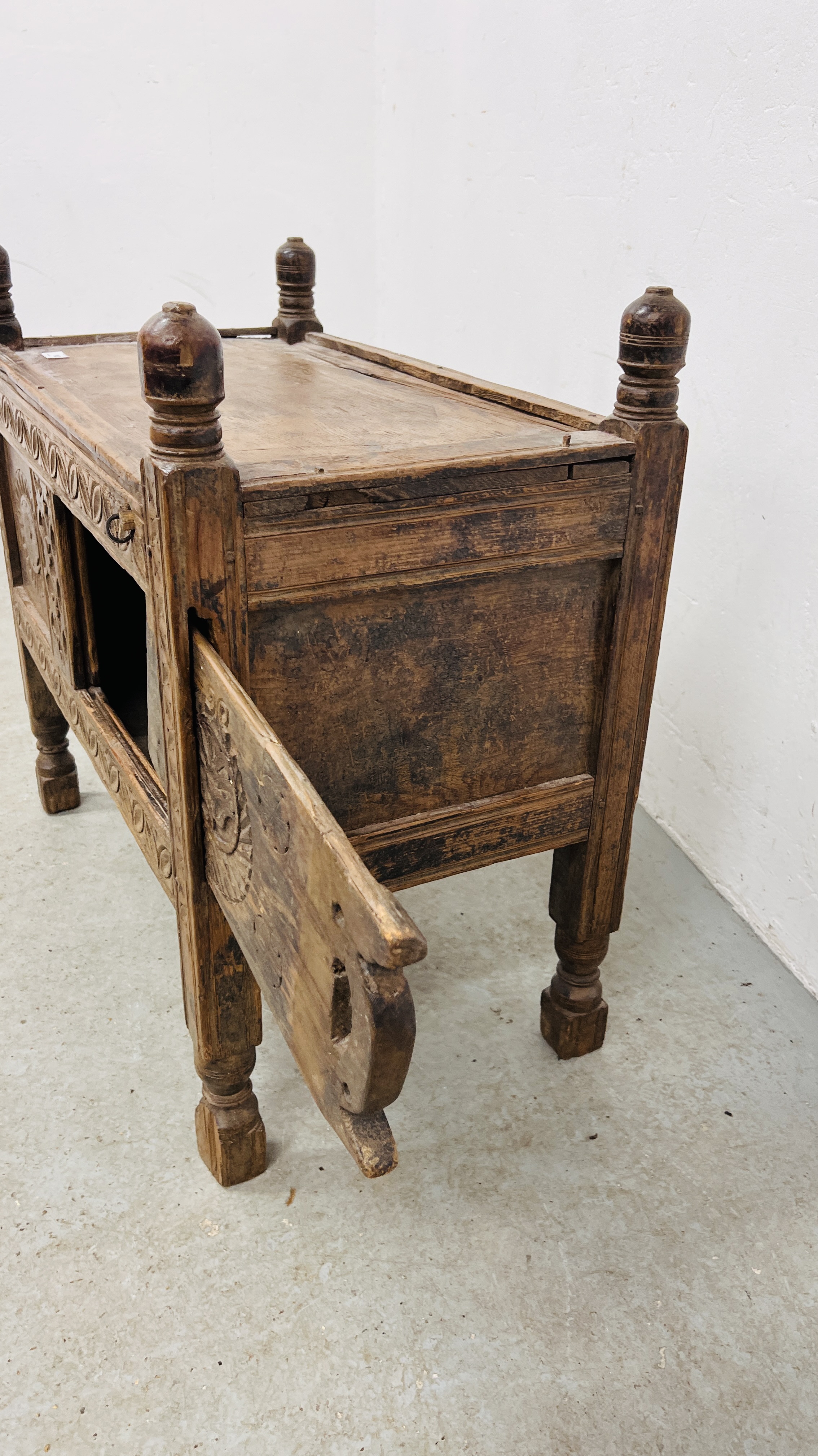 AN EASTERN HAND CARVED C19TH. DOWRY CHEST/CUPBOARD, WIDTH 71CM. DEPTH 40CM. HEIGHT 68CM. - Image 13 of 17
