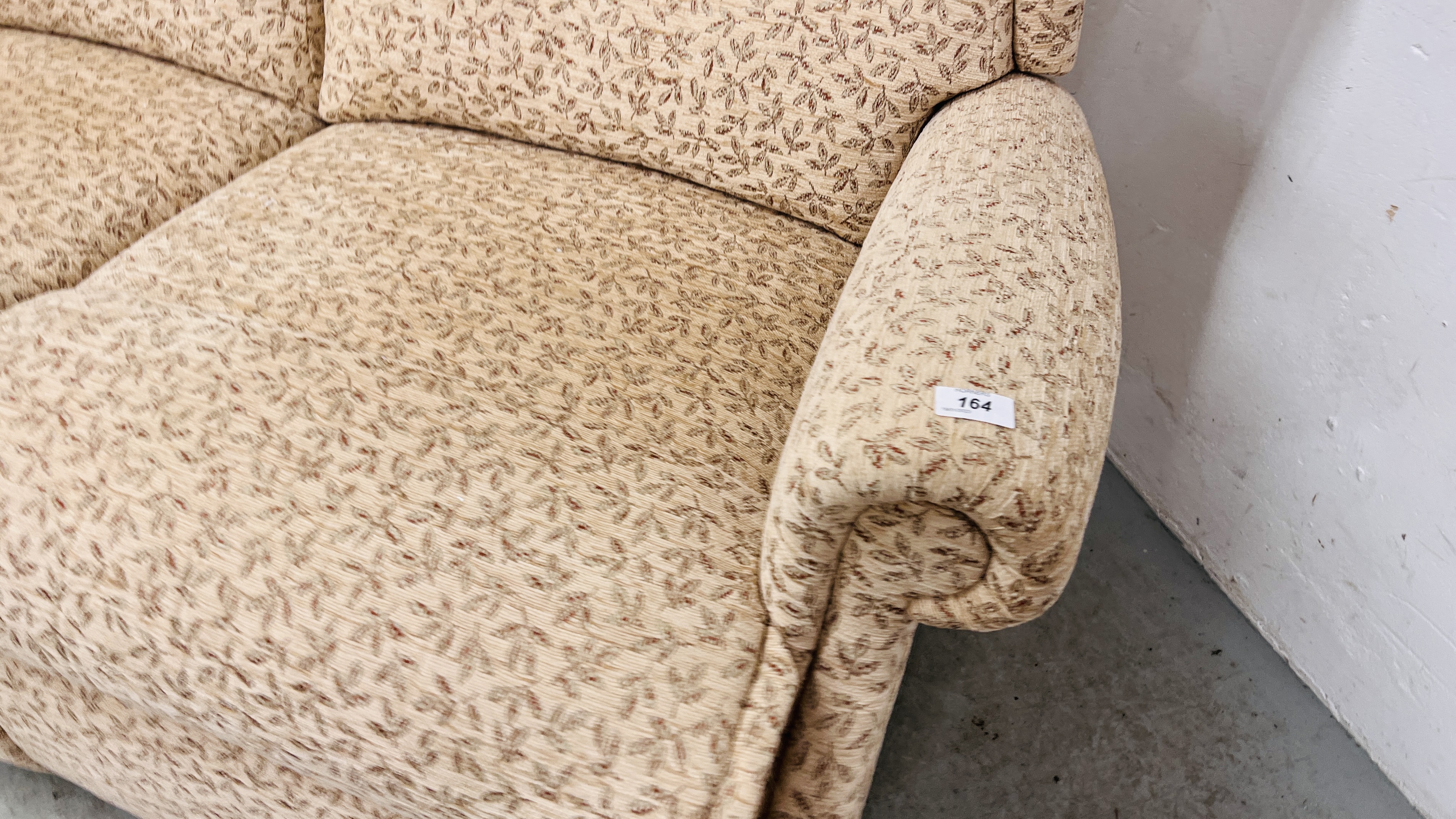 A MODERN CREAM PATTERN EASY CHAIR ALONG WITH A MATCHING TWIN RECLINER THREE SEATER SOFA. - Image 9 of 15