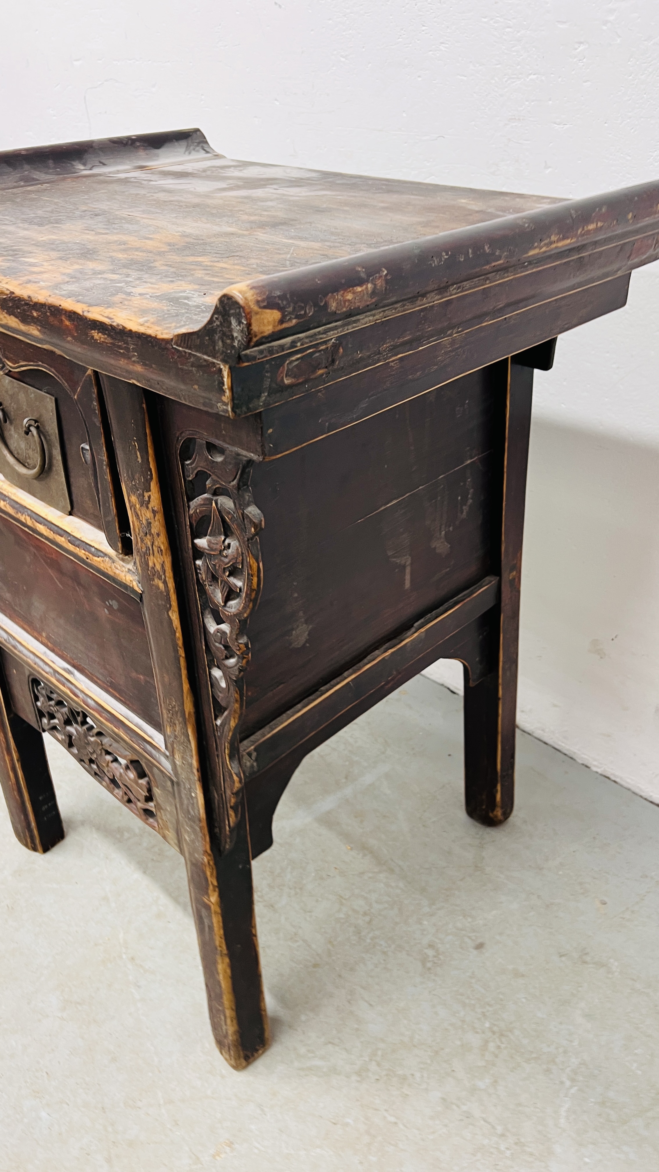 AN EASTERN HAND CARVED ALTAR TABLE WIDTH 69CM. DEPTH 52CM. HEIGHT 83CM. - Image 6 of 8
