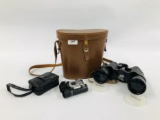 A PAIR OF YASHICA 7 X 50 BINOCULARS IN ORIGINAL LEATHER CARRY CASE AND A PAIR OF PRAKTICA 8 X 21