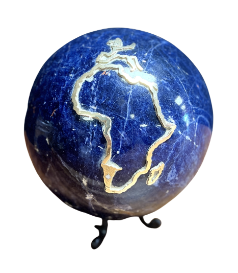 A LARGE LAPIS LAZULI SPHERE DEPICTING AN APPLIED COUNTRY OUTLINED IN 18CT GOLD SET WITH TWO