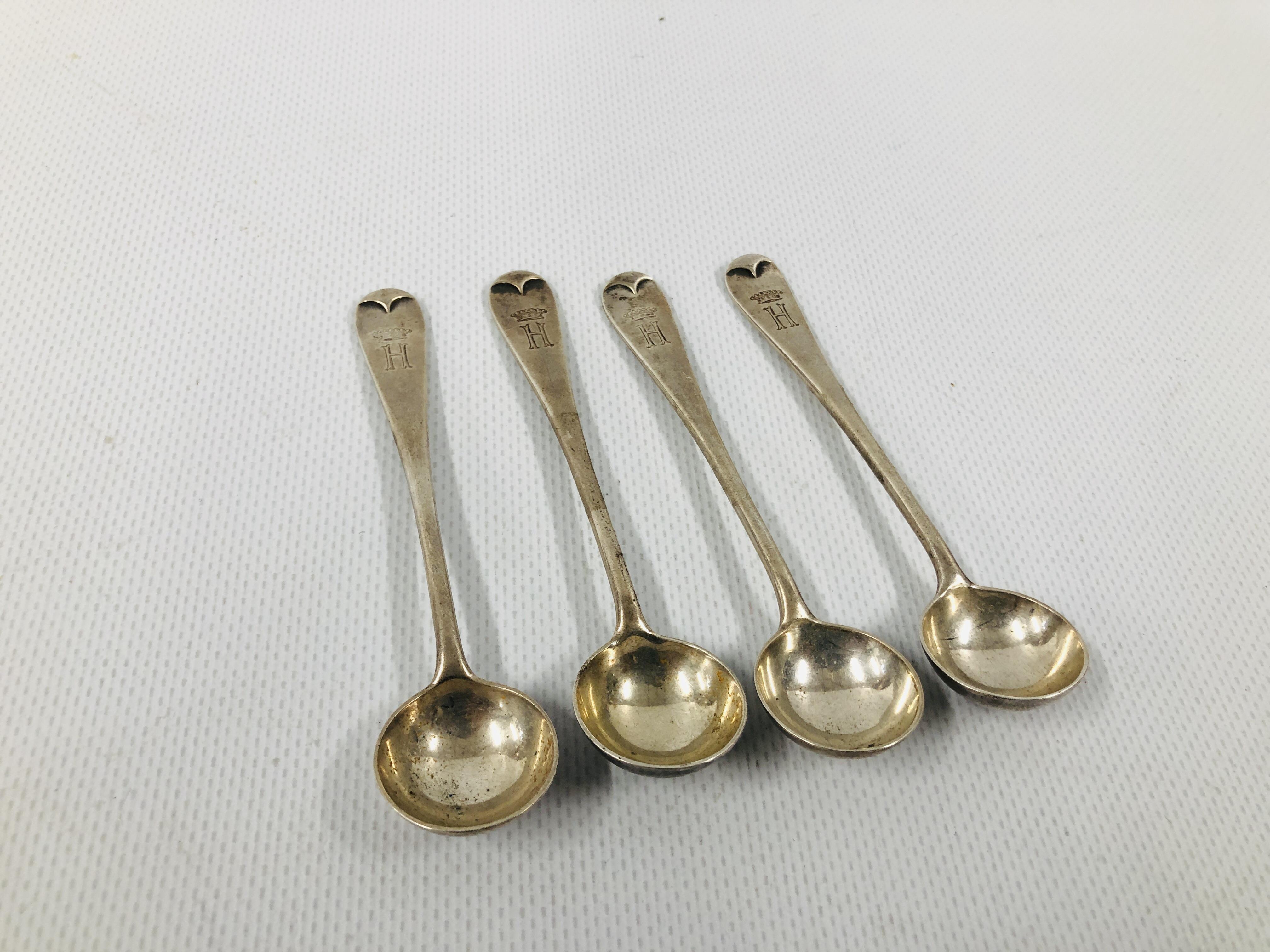 A SET OF FOUR SILVER SALT SPOONS LONDON 1878 FRANCI HIGGINS, ENGRAVED "H" BENEATH A CORONET.