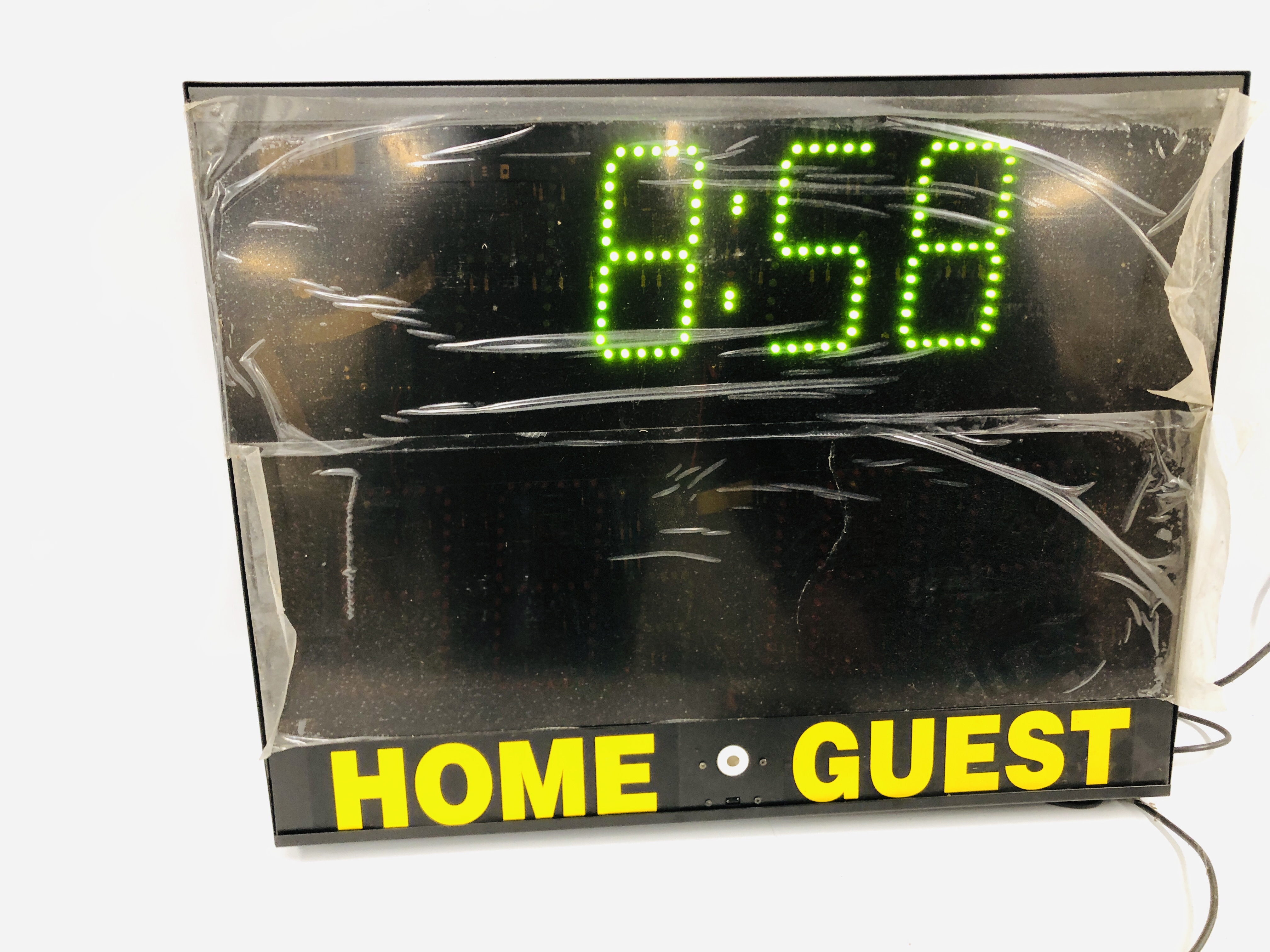 A FAVERO ELECTRONICS ILLUMINOUS SCORE BOARD POSSIBLE BASKET BALL OR NET BALL COMPLETE WITH CONTROL - Image 5 of 6