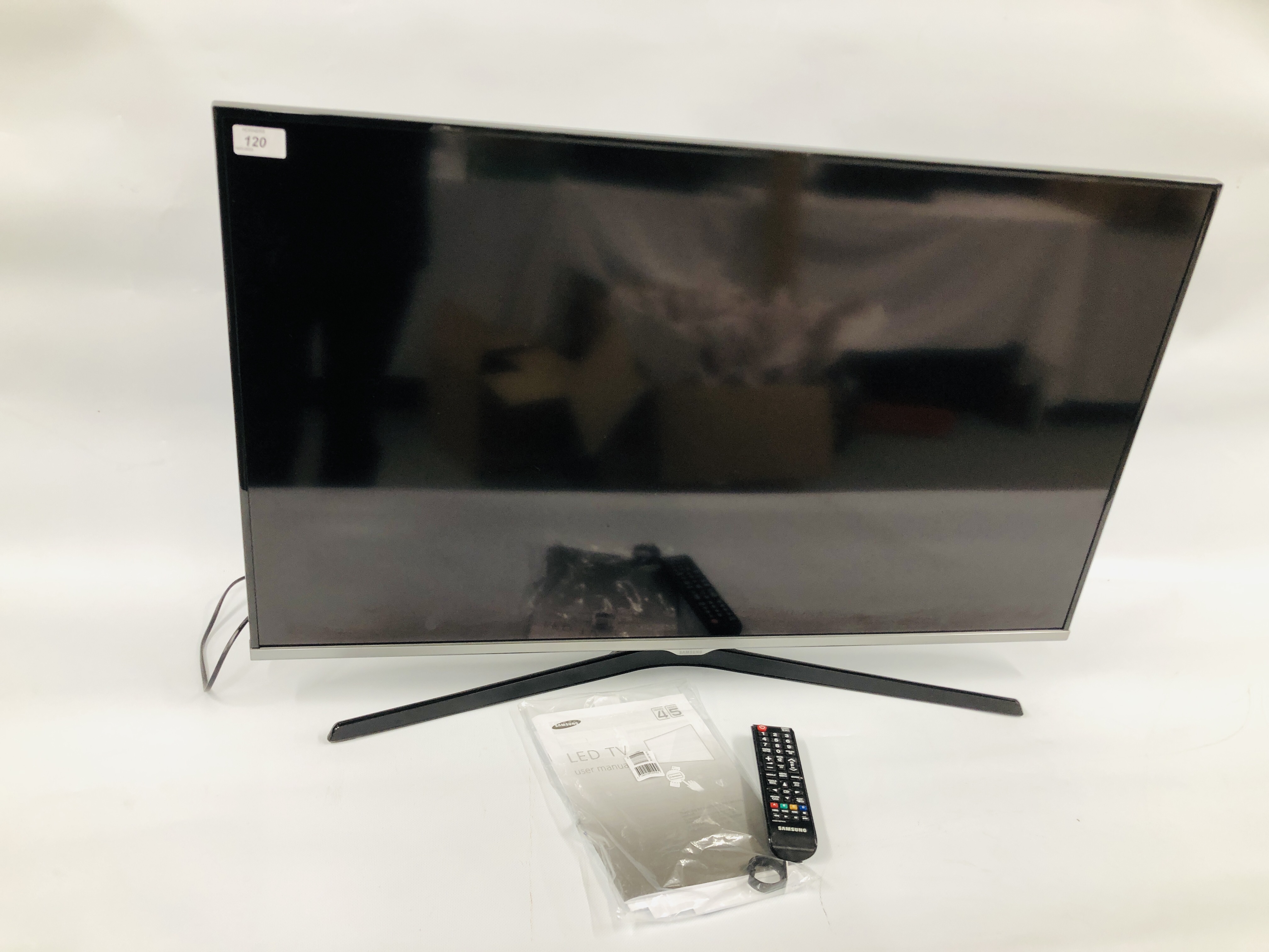 SAMSUNG 40 INCH FLAT SCREEN TELEVISION MODEL UE40J5/00AK - SOLD AS SEEN