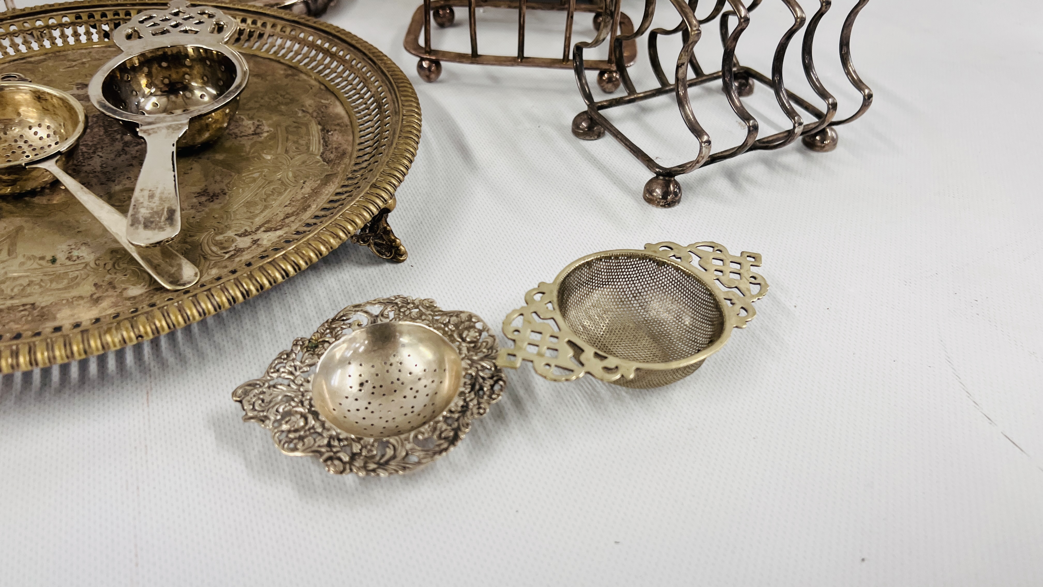 BOX OF ASSORTED PLATED WARE TO INCLUDE TOAST RACKS, SALVER AND A CANDLESTICK, TEA AND COFFEE POTS, - Image 2 of 10