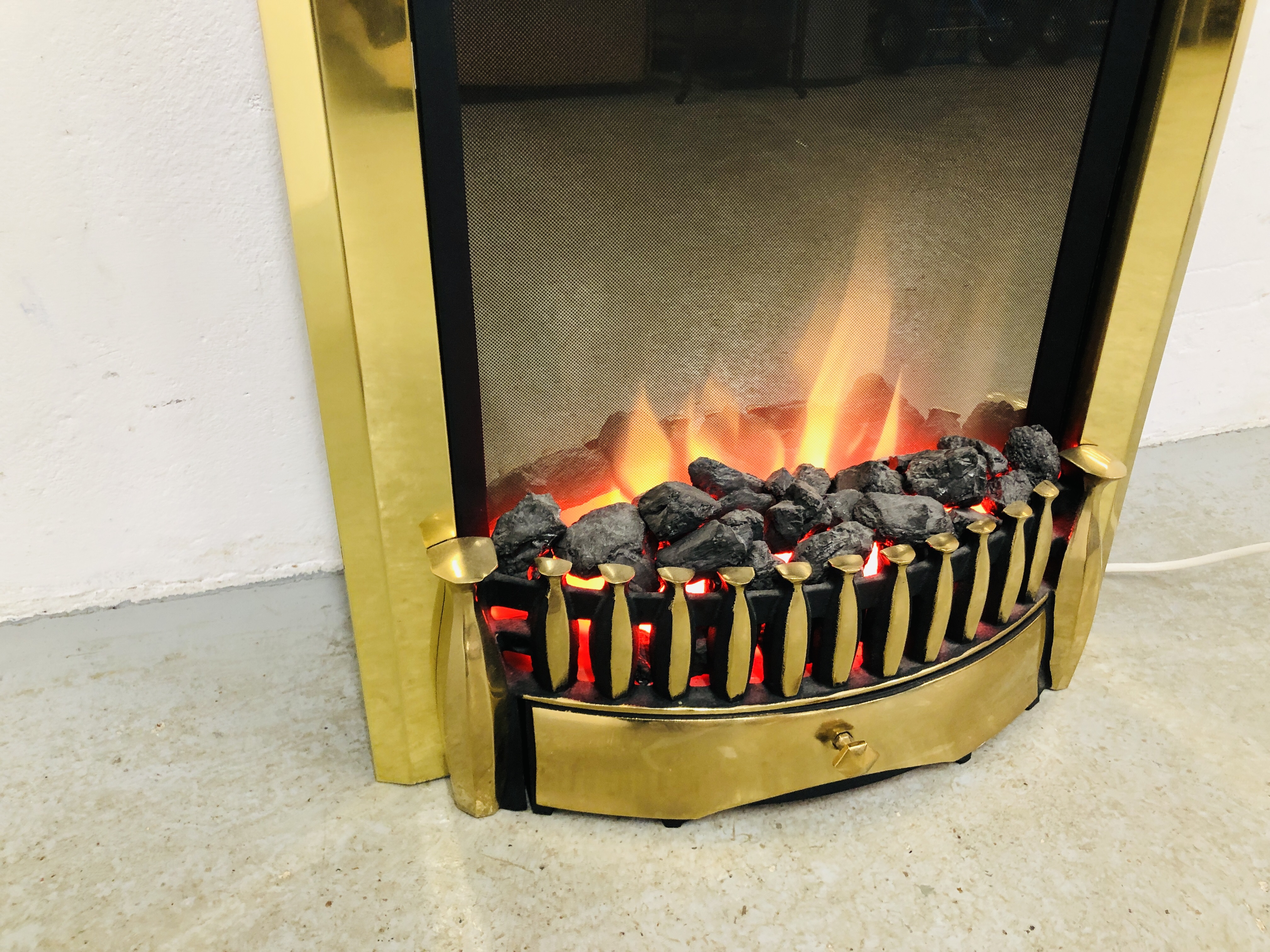 A DIMPLEX COAL EFFECT ELECTRIC HEATER MODEL EBY15 (MK 11) - SOLD AS SEEN - Image 2 of 4