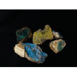 A COLLECTION OF APPROX 5 CRYSTAL AND MINERAL ROCK EXAMPLES TO INCLUDE GIBBSITE ETC.