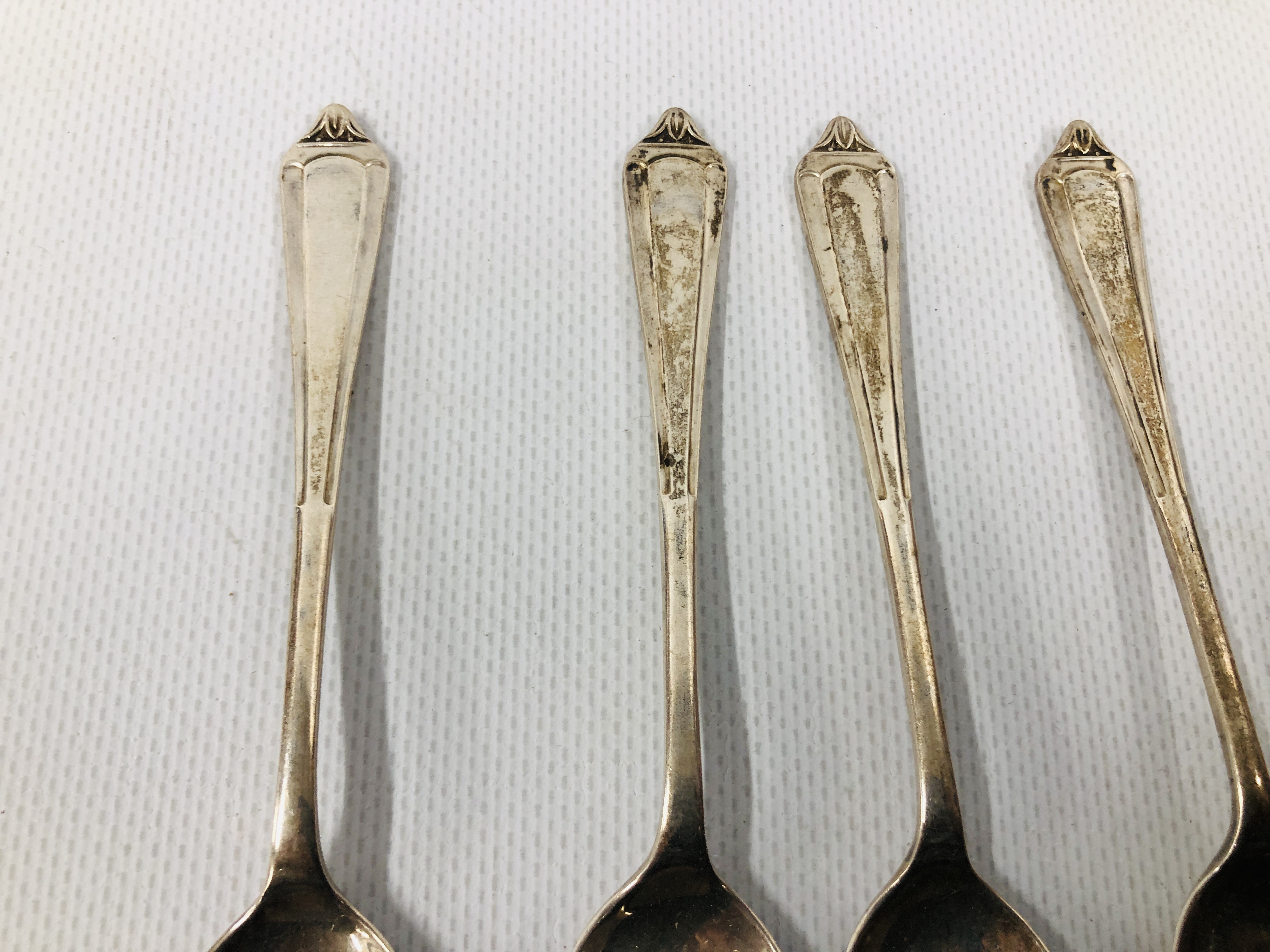 SET OF SIX SILVER GRAPEFRUIT SPOONS, BIRMINGHAM 1954. - Image 5 of 9